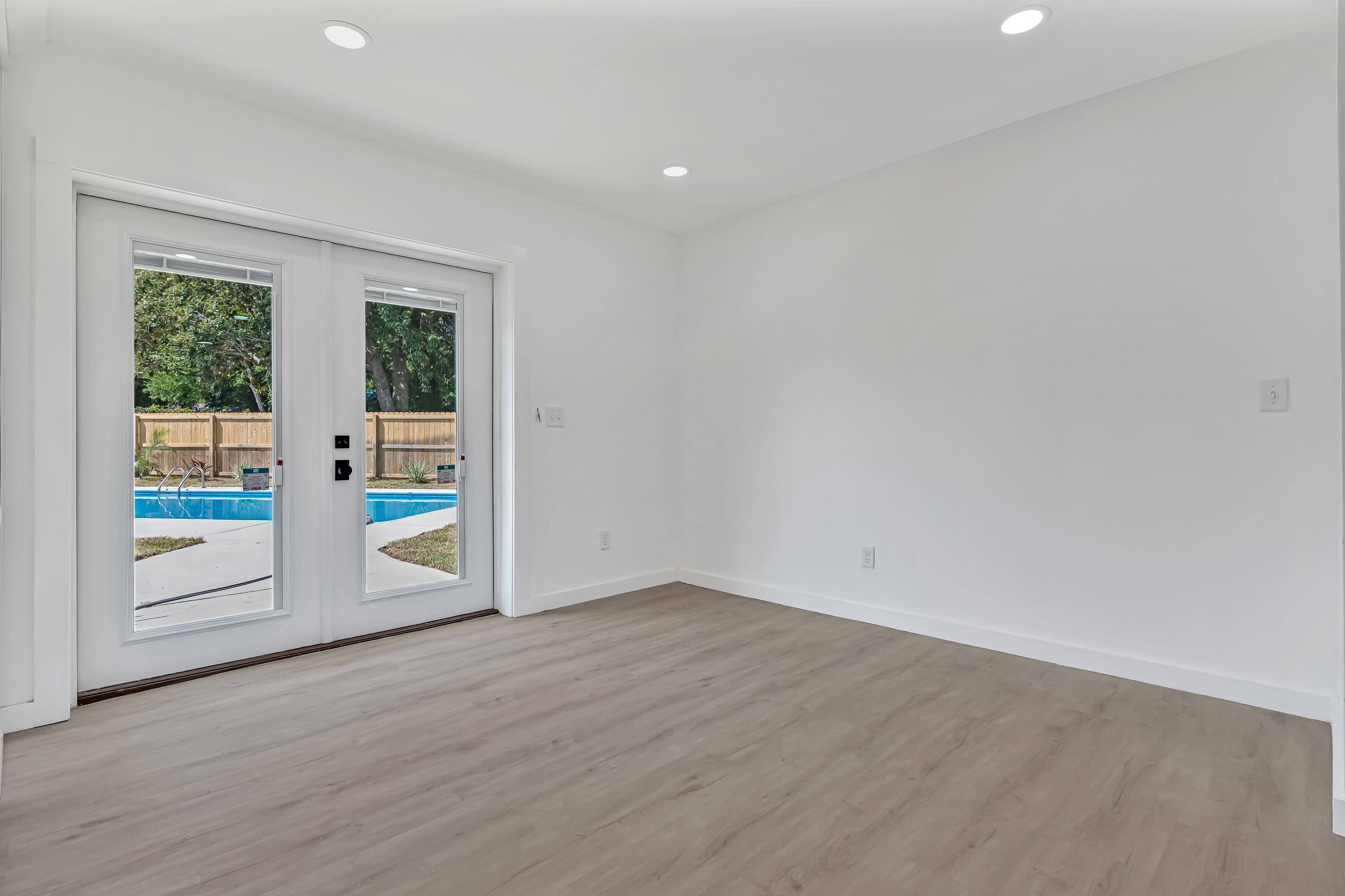 MIRAMAR ESTATES 3RD ADDN - Residential