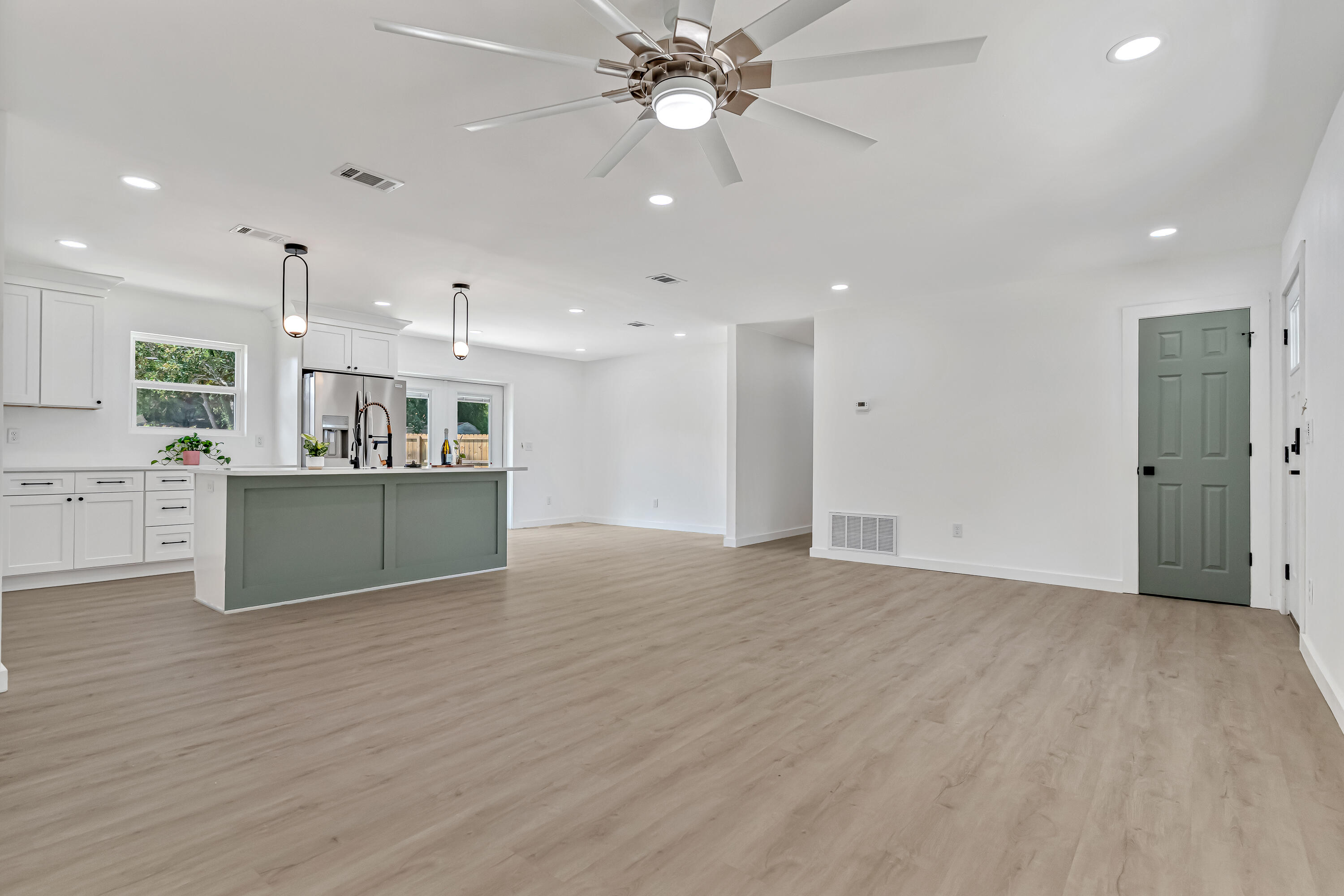 MIRAMAR ESTATES 3RD ADDN - Residential