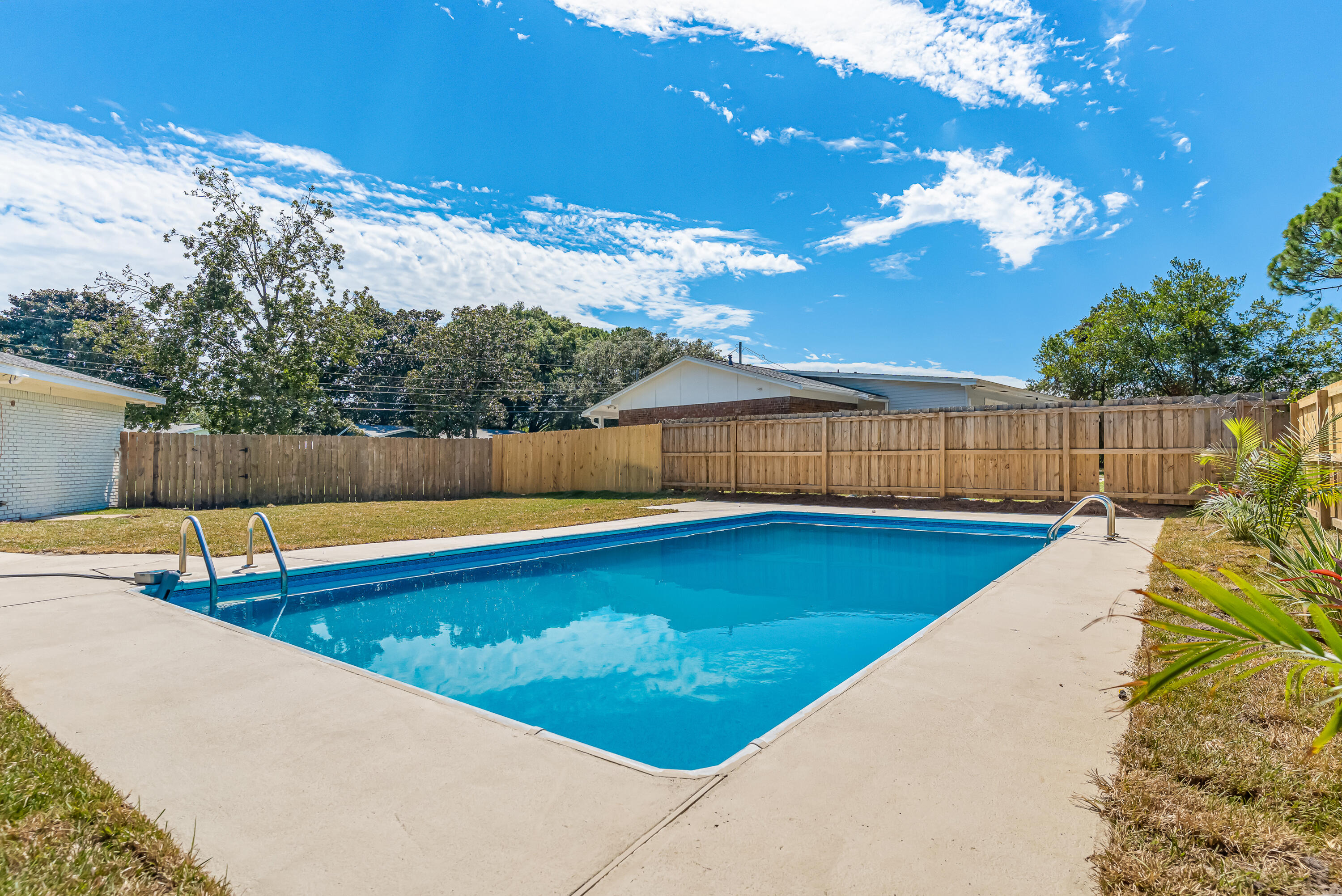 MIRAMAR ESTATES 3RD ADDN - Residential