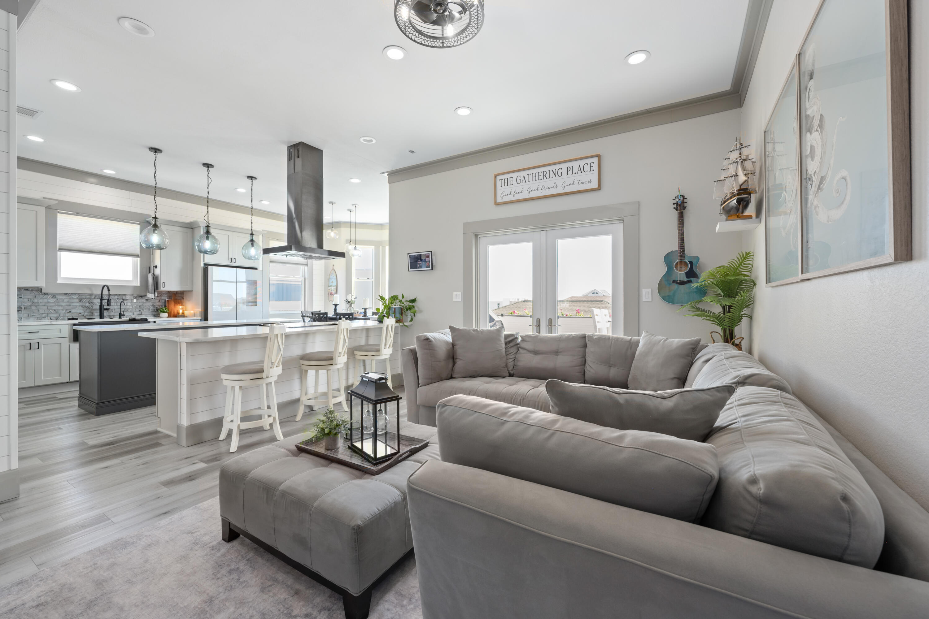 SANTA ROSA VILLAS - Residential