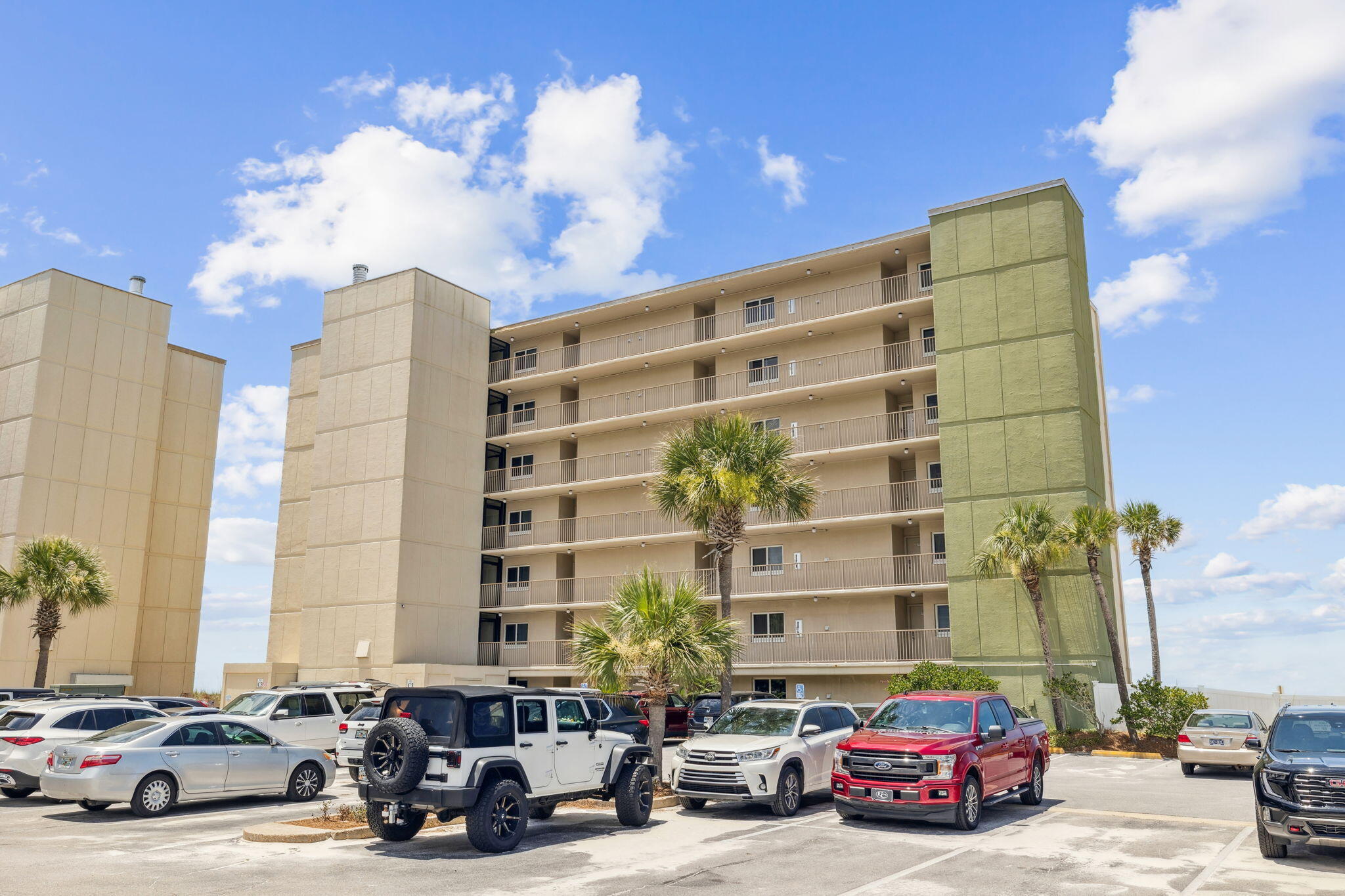 PINNACLE PORT - Residential