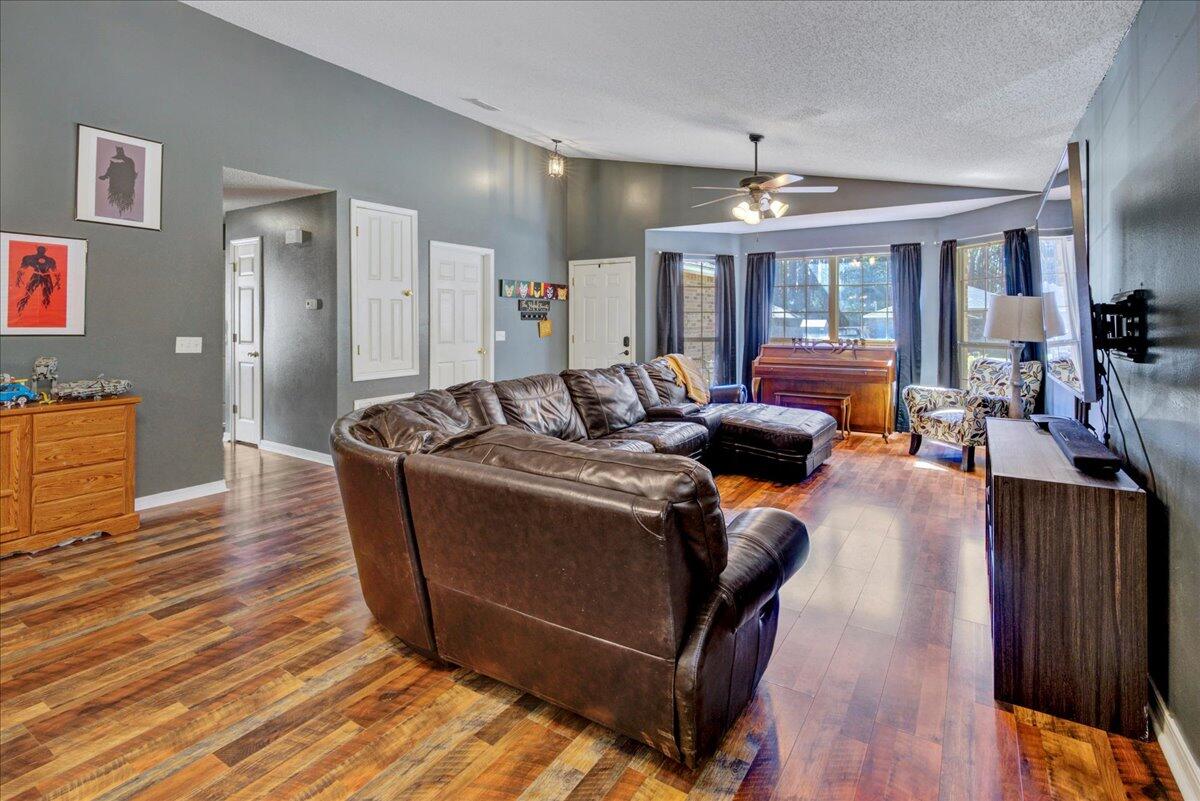 NAVARRE S/D 2ND ADDN - Residential