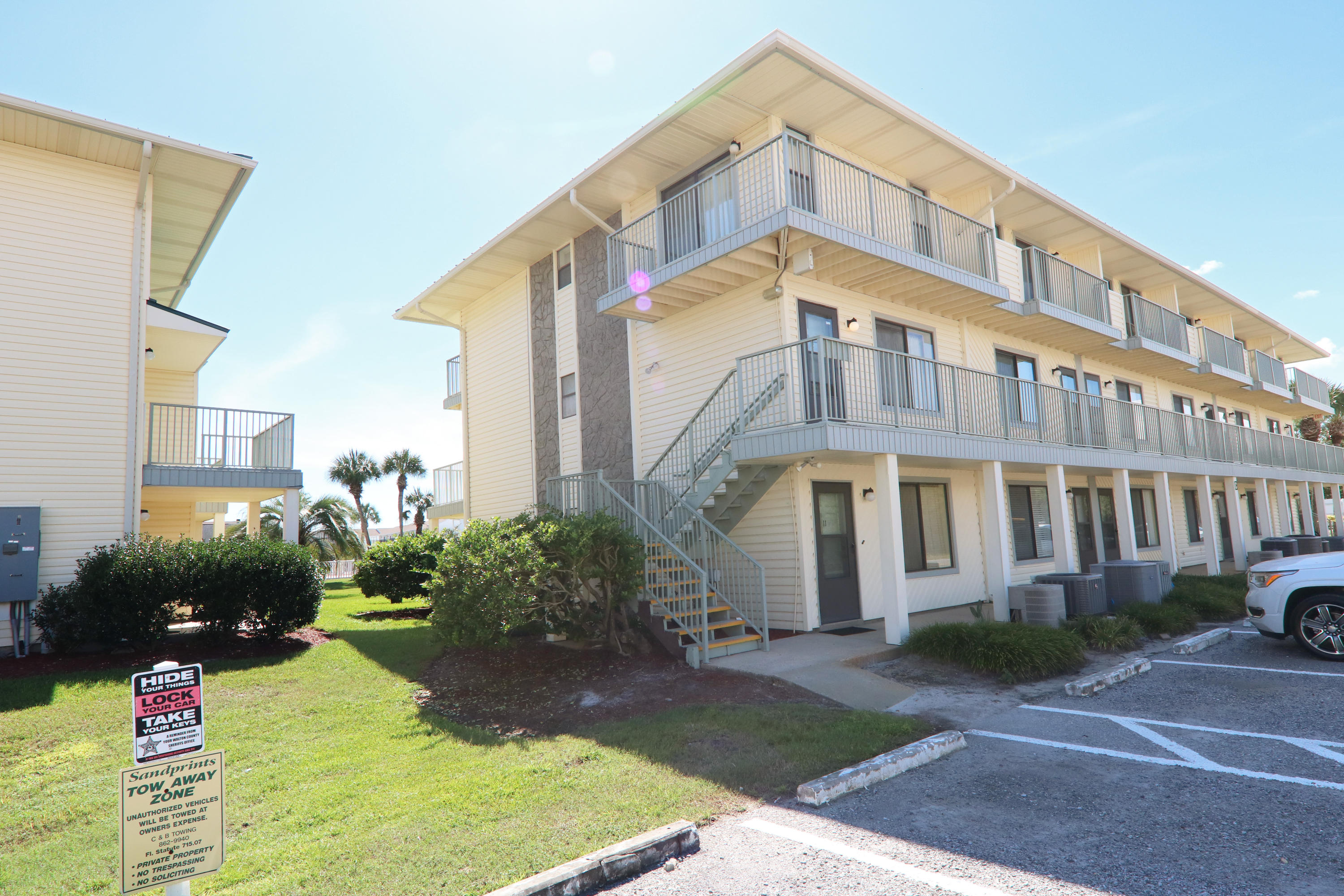 SANDPRINTS CONDO - Residential