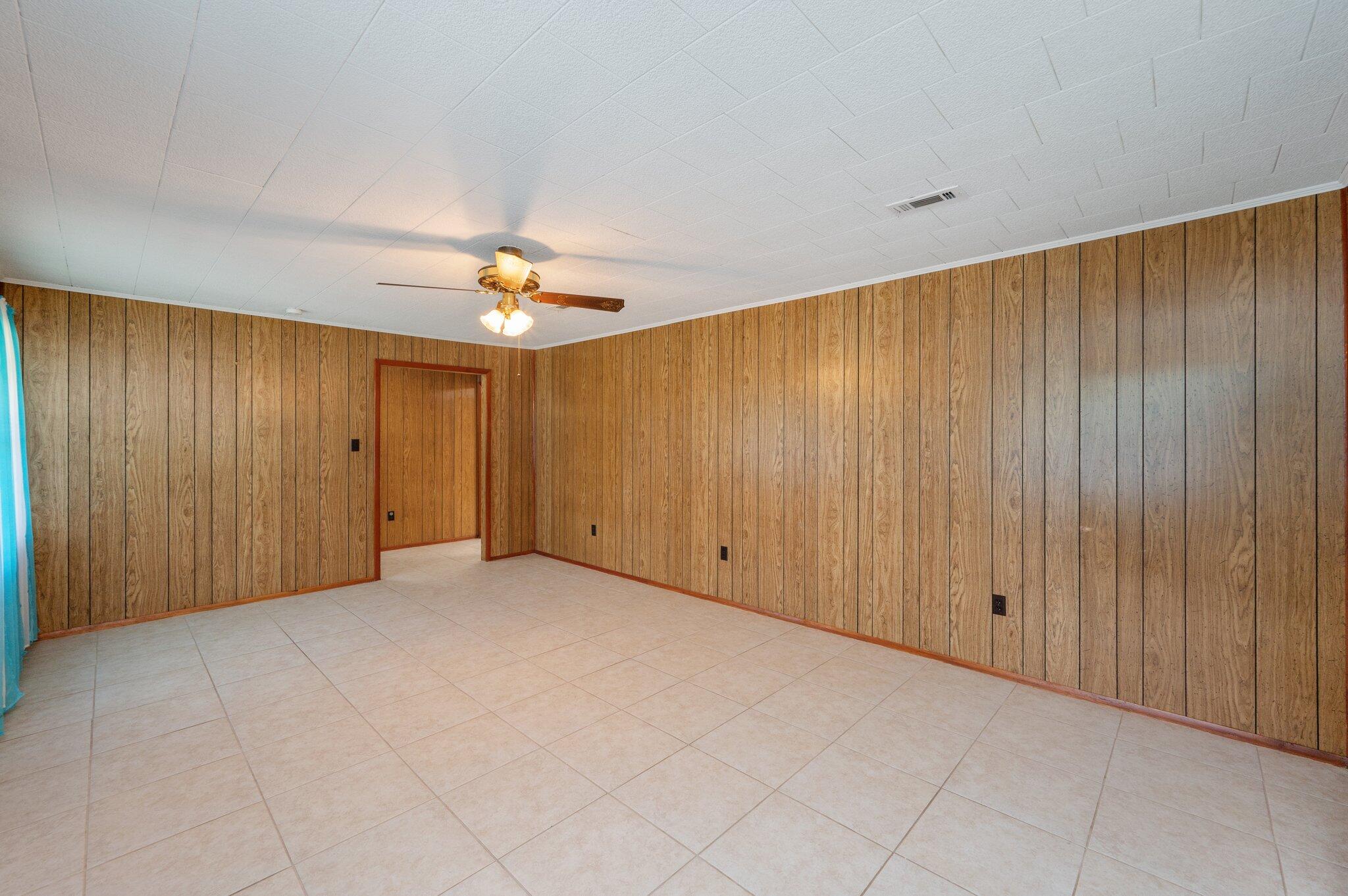 METES & BOUNDS - Residential Lease