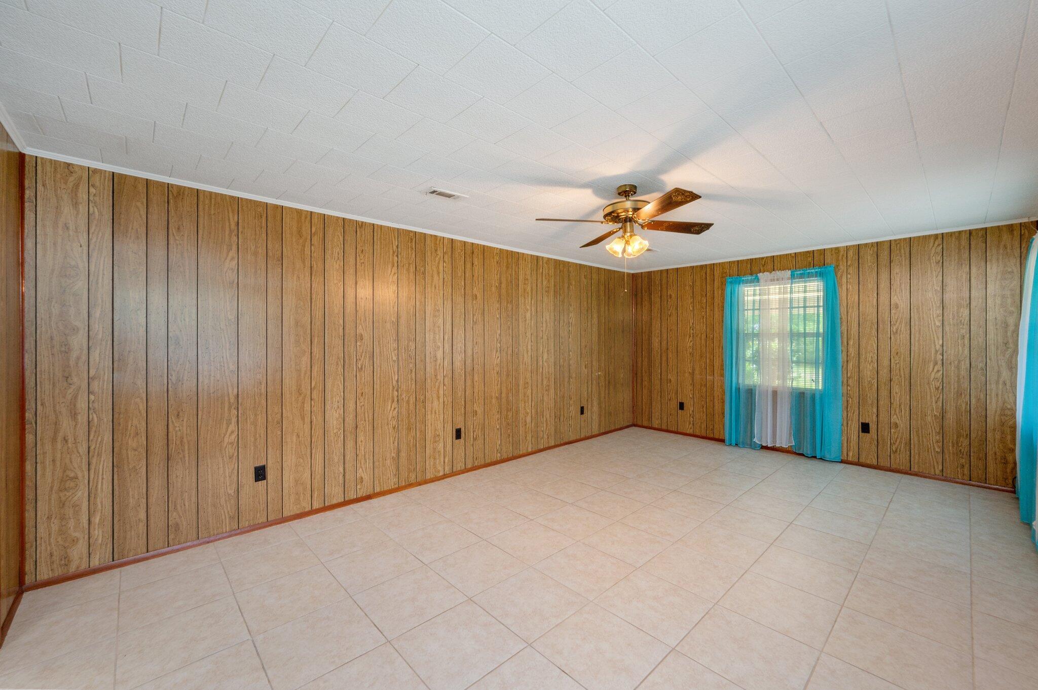 METES & BOUNDS - Residential Lease