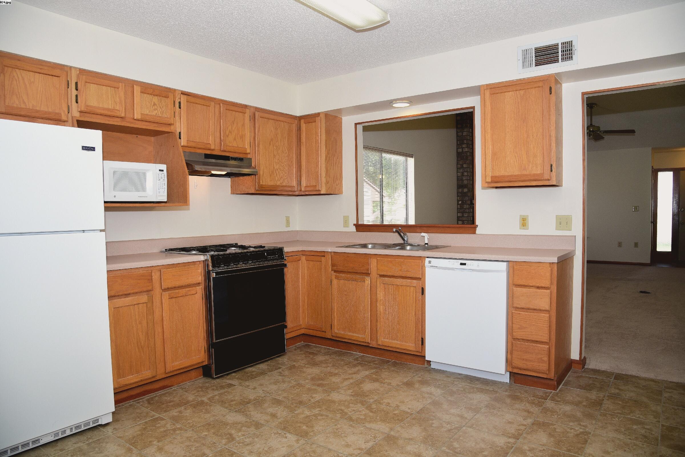 CEDAR RIDGE - Residential Lease