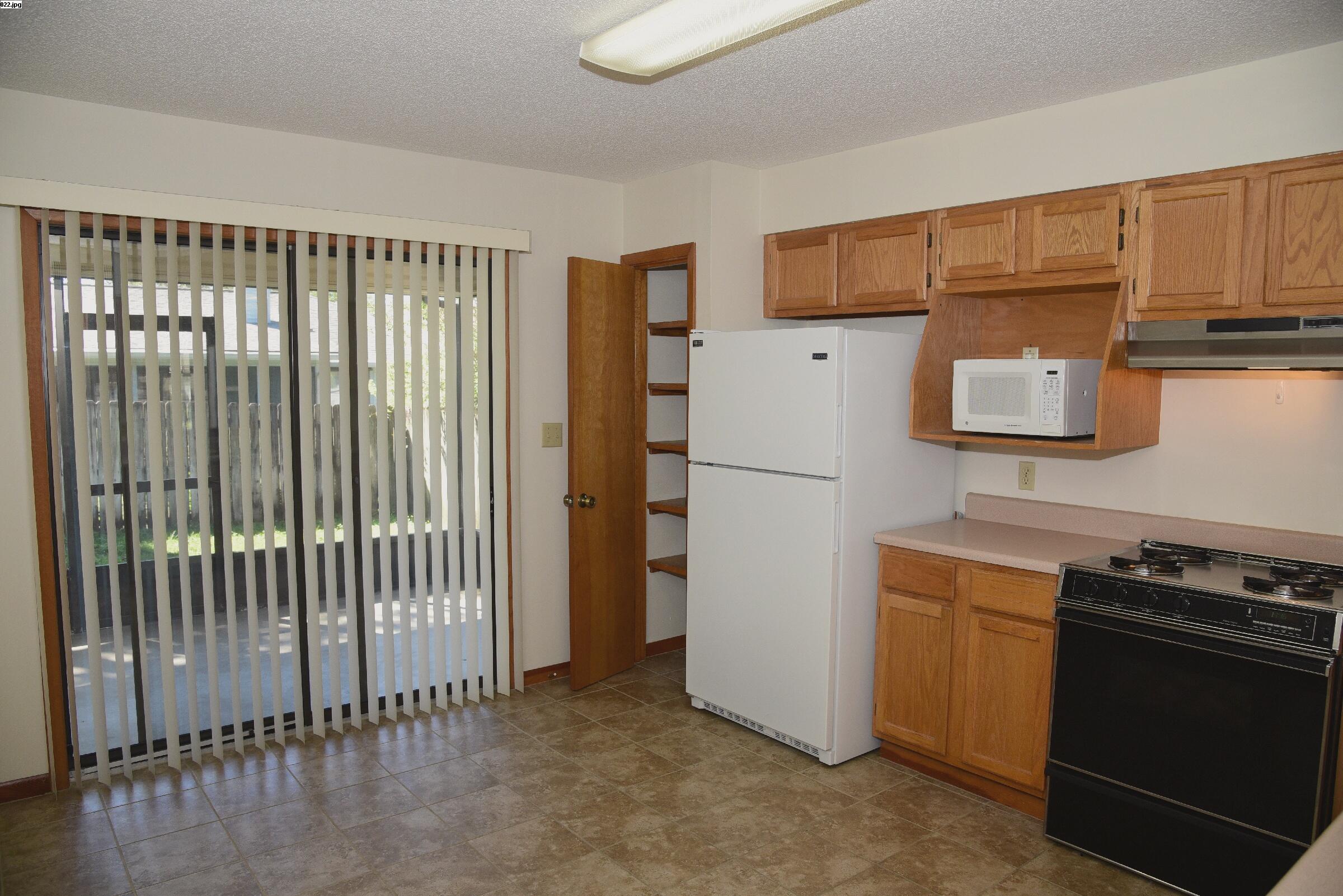 CEDAR RIDGE - Residential Lease