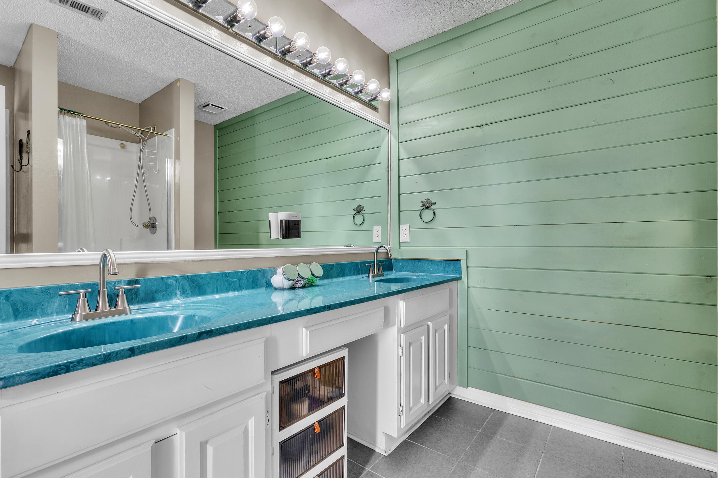 HOLLEY BY THE SEA, 1ST ADD - Residential