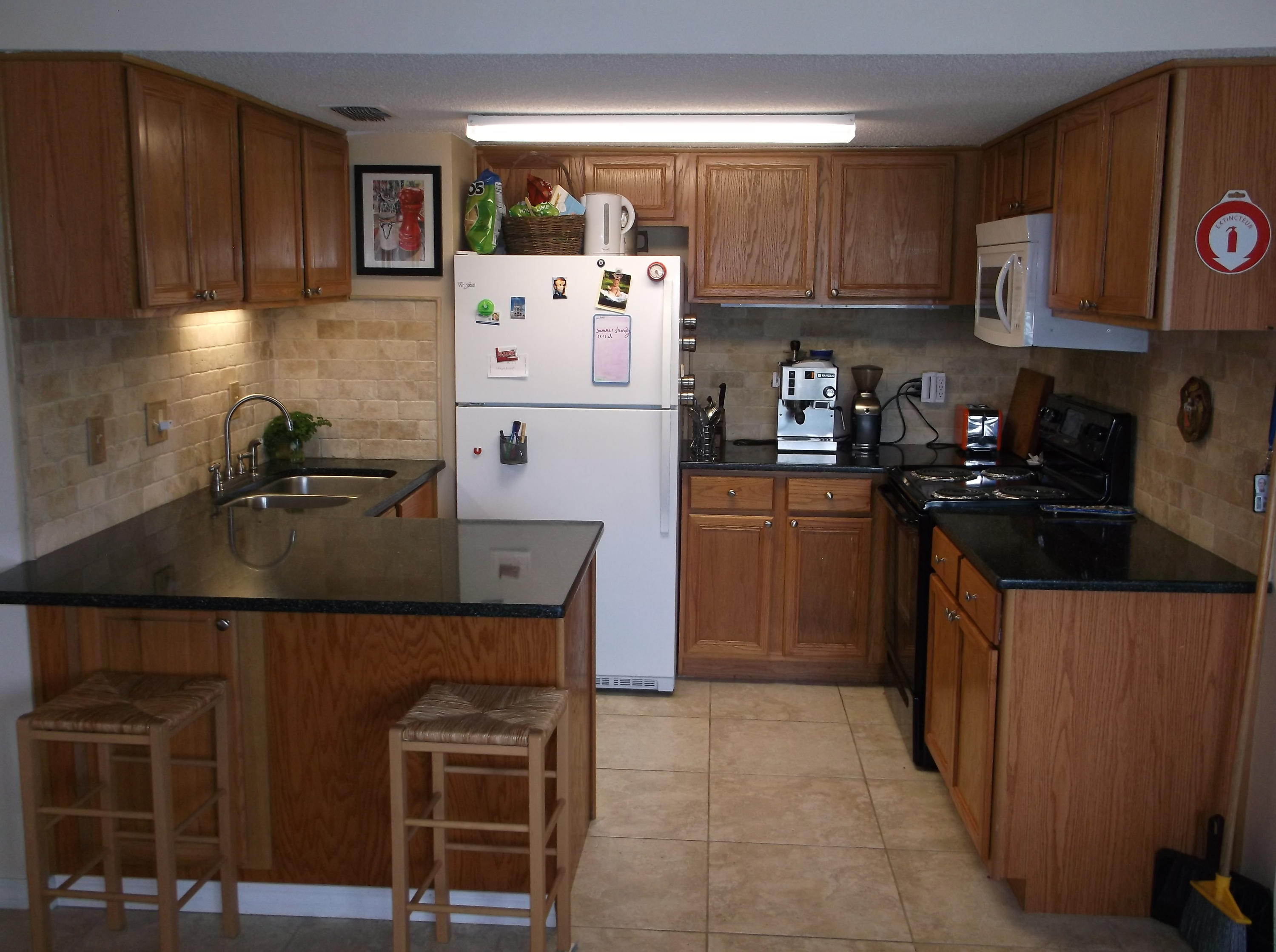 FINISTERRA CONDO - Residential