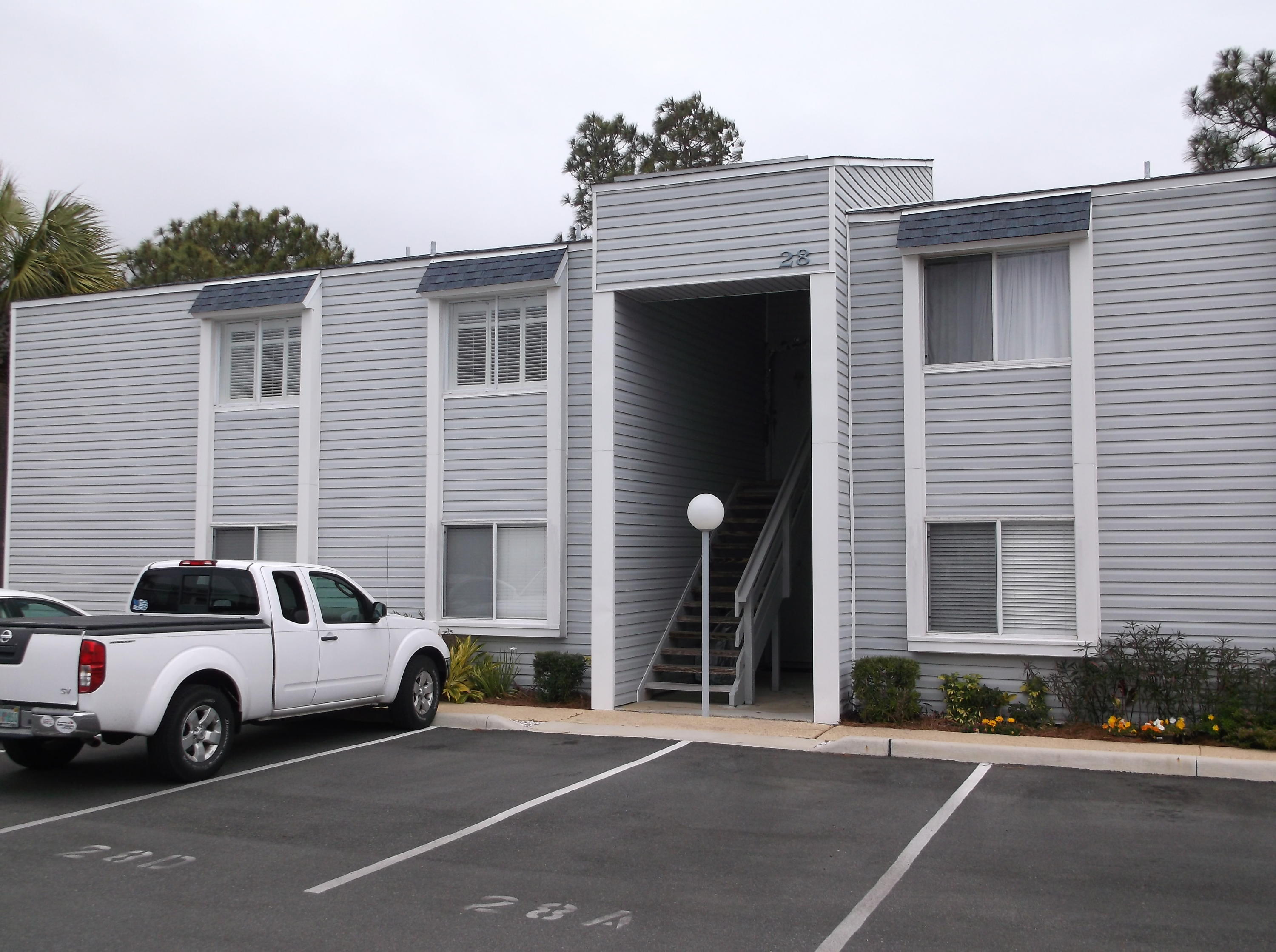 FINISTERRA CONDO - Residential