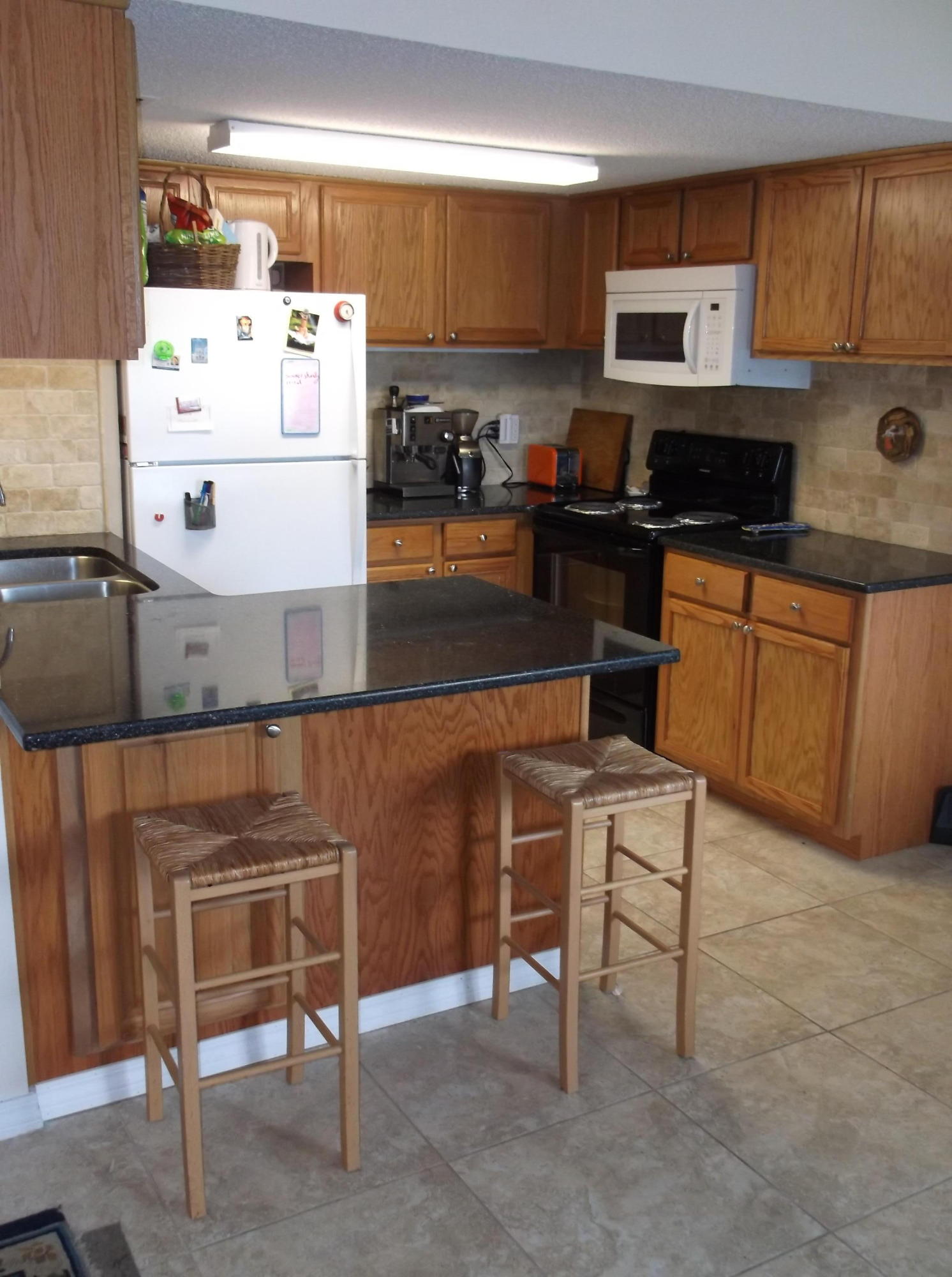 FINISTERRA CONDO - Residential