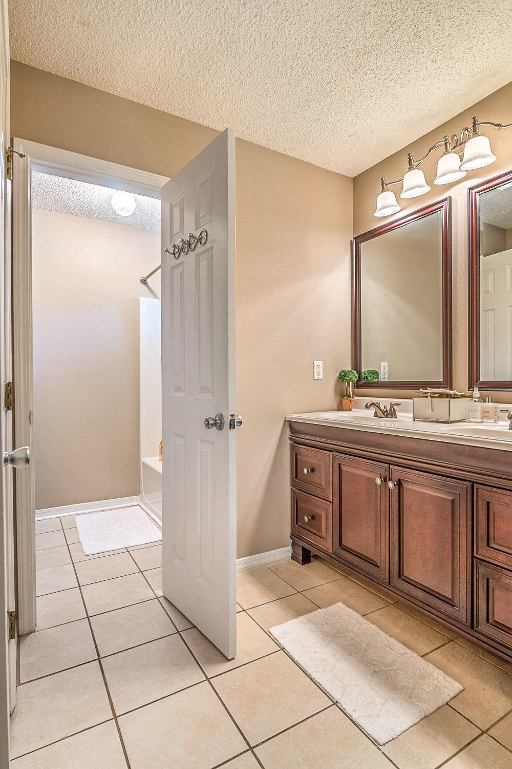 RIVERCHASE S/D PH 2 - Residential