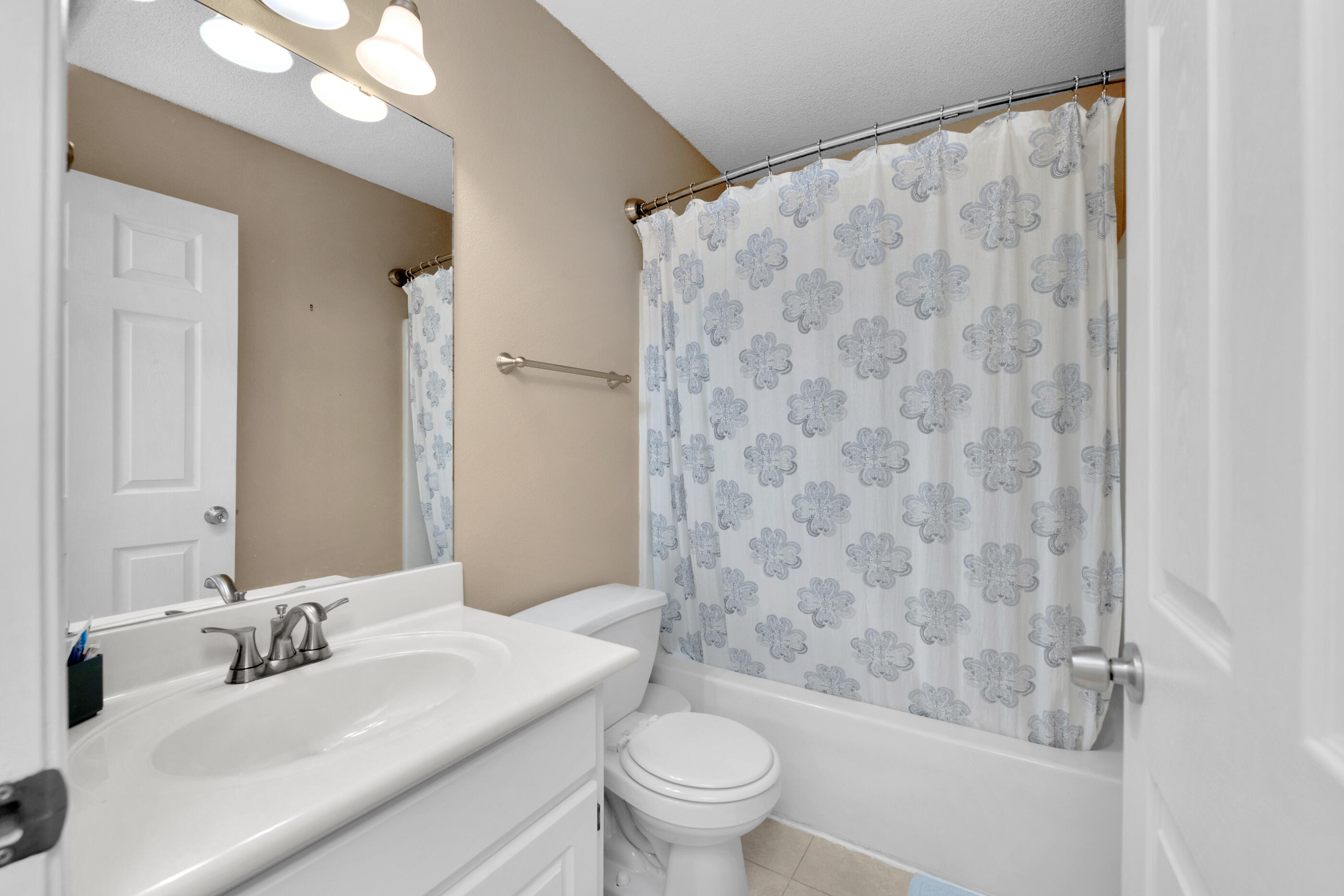 EMERALD VILLAGE S/D - Residential