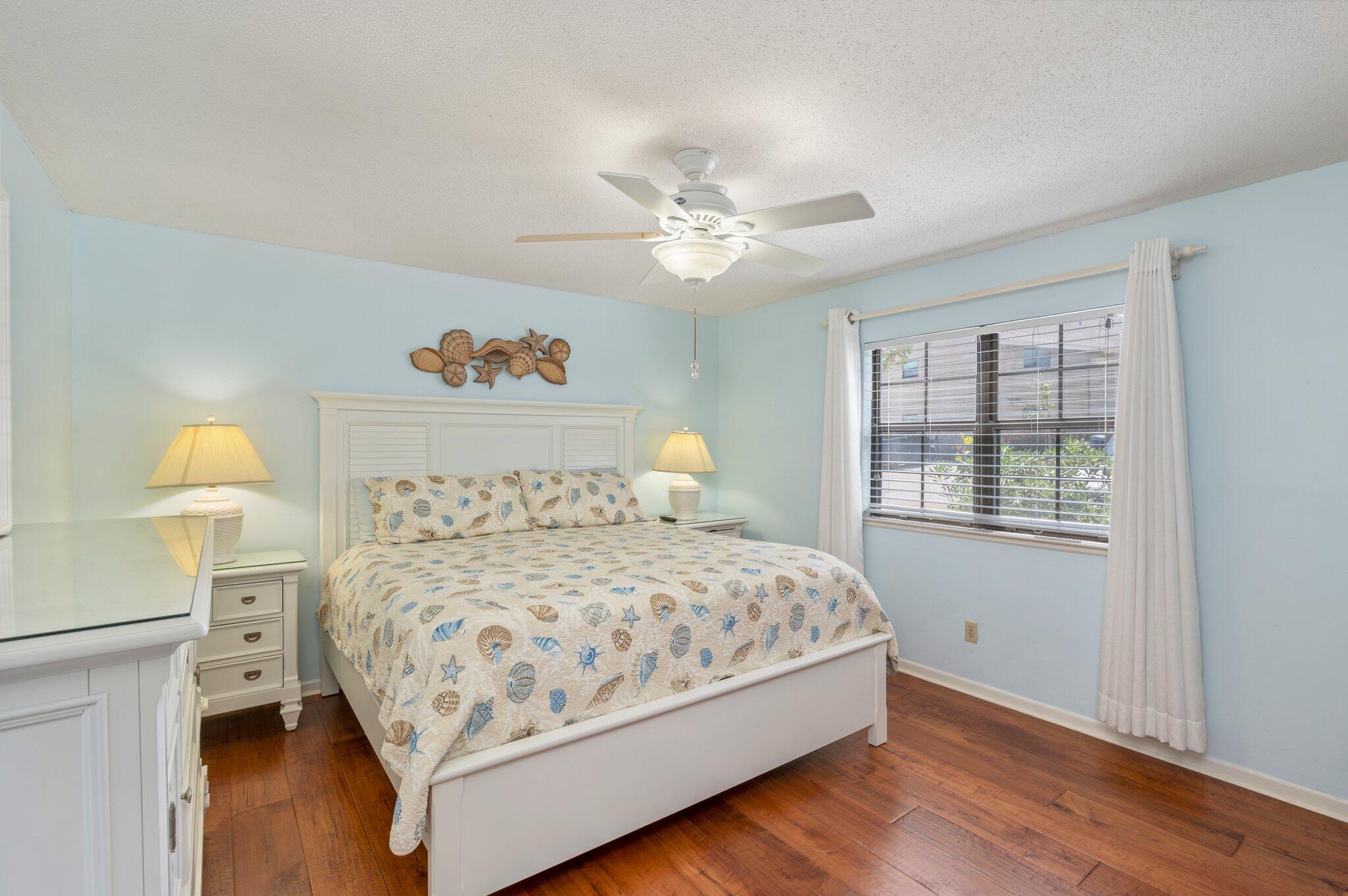 SEASCAPE CONDO FAIRWAYS - Residential