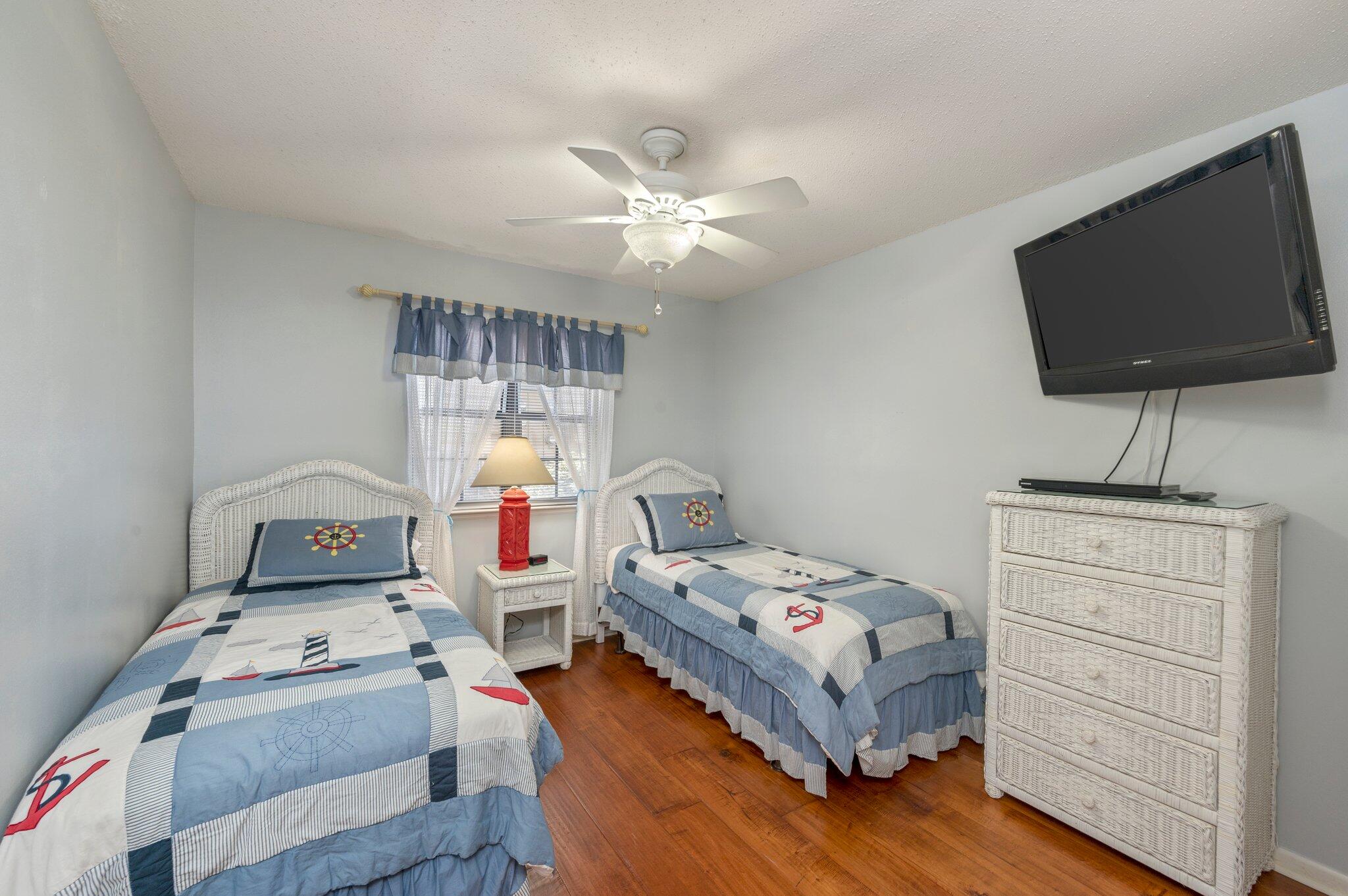 SEASCAPE CONDO FAIRWAYS - Residential