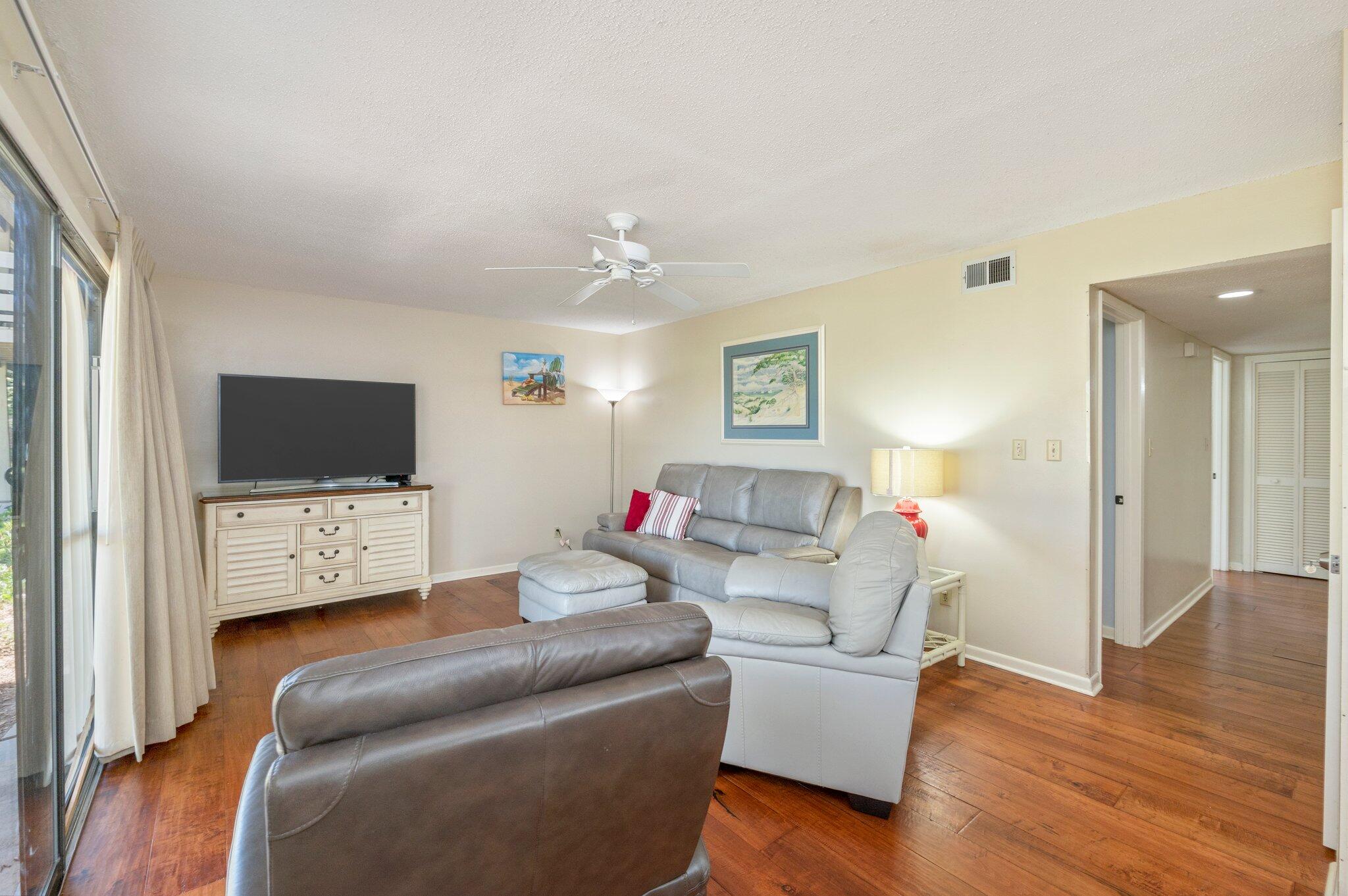 SEASCAPE CONDO FAIRWAYS - Residential