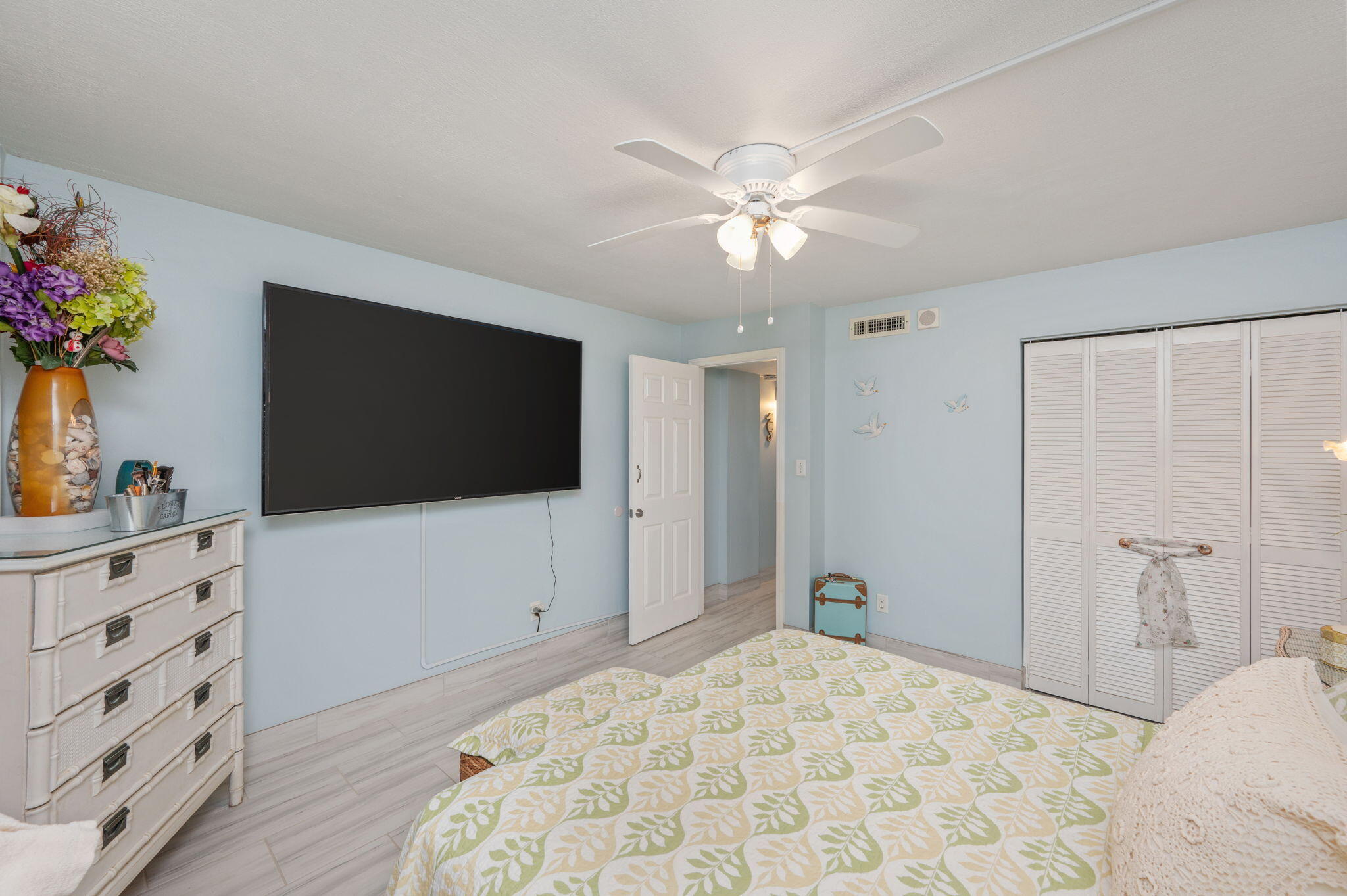 REGENCY TOWERS - Residential