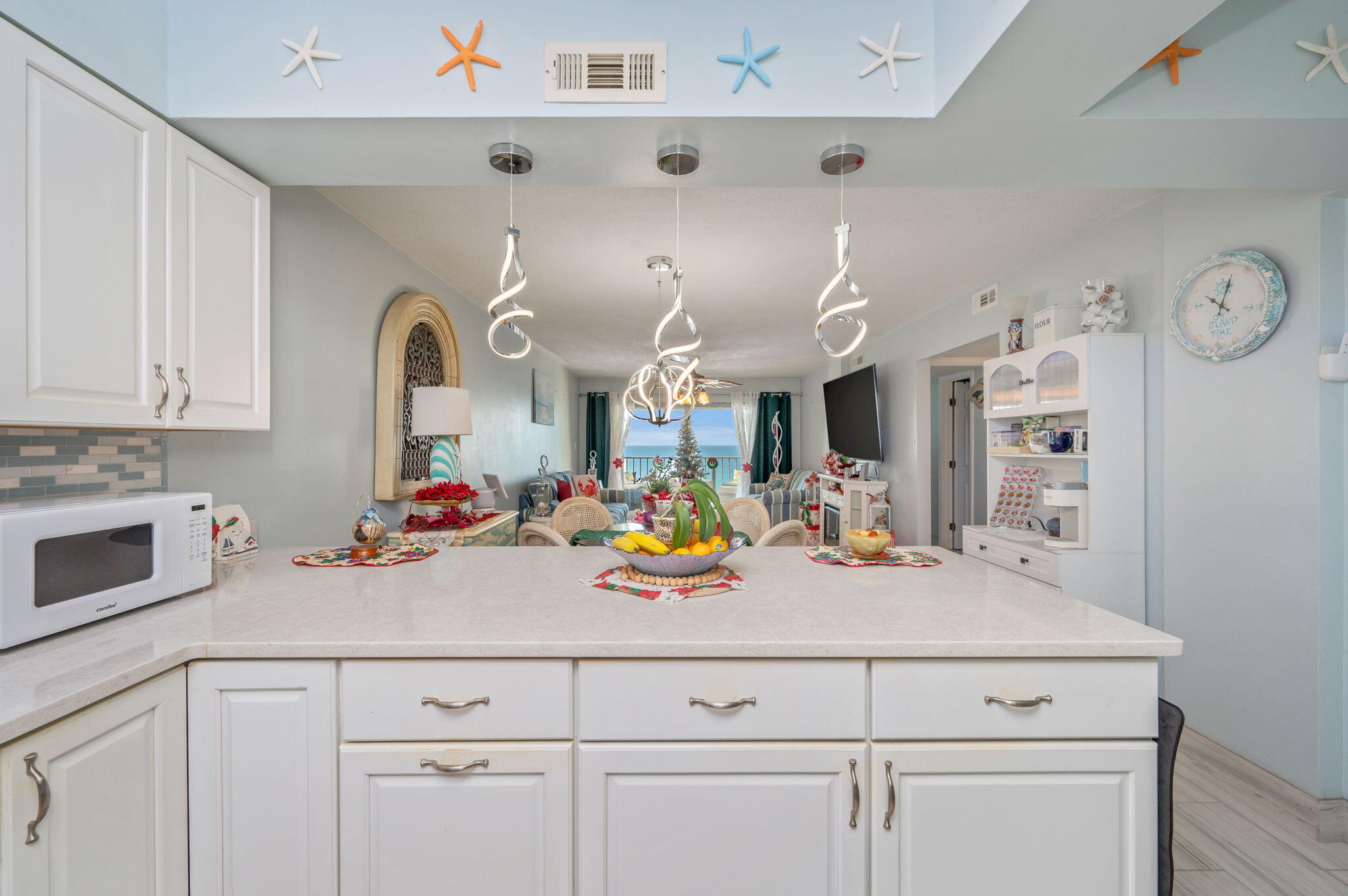 REGENCY TOWERS - Residential