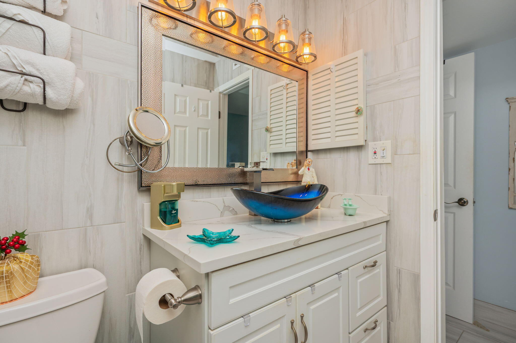 REGENCY TOWERS - Residential