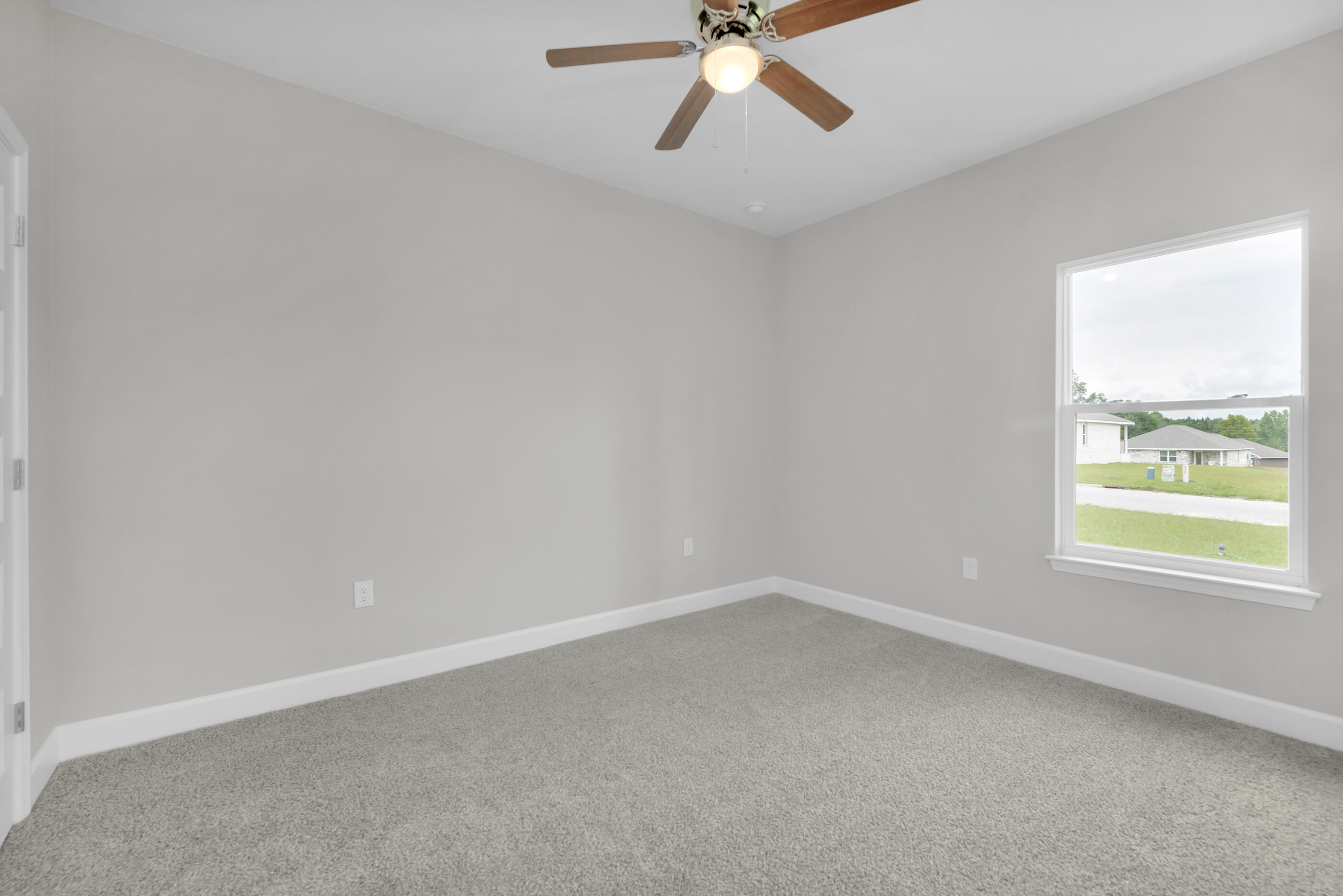 LAKERIDGE EST - Residential