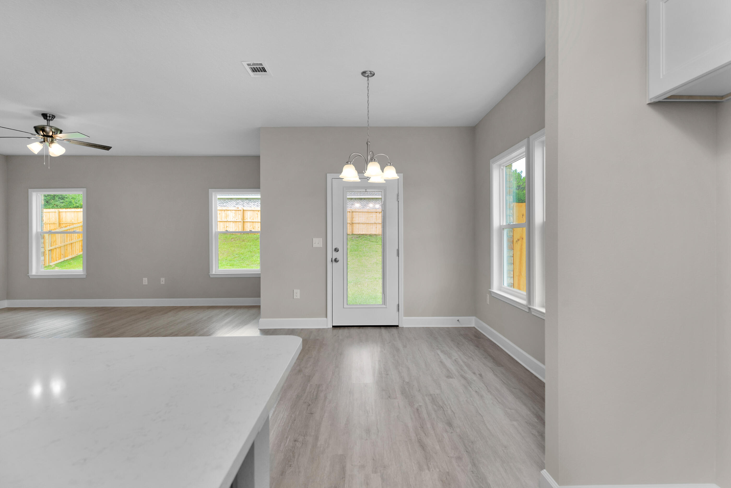 LAKERIDGE EST - Residential