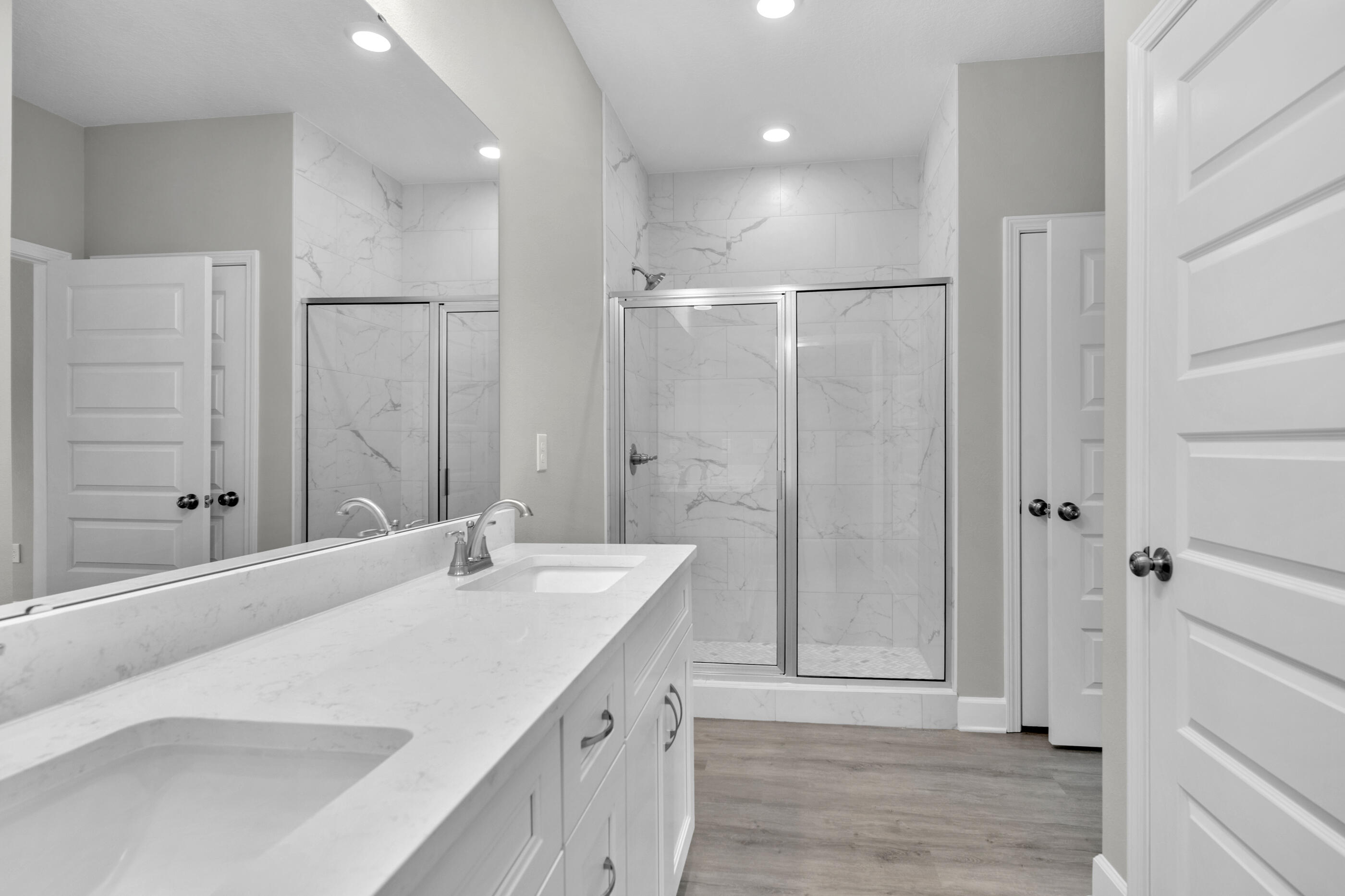 LAKERIDGE EST - Residential