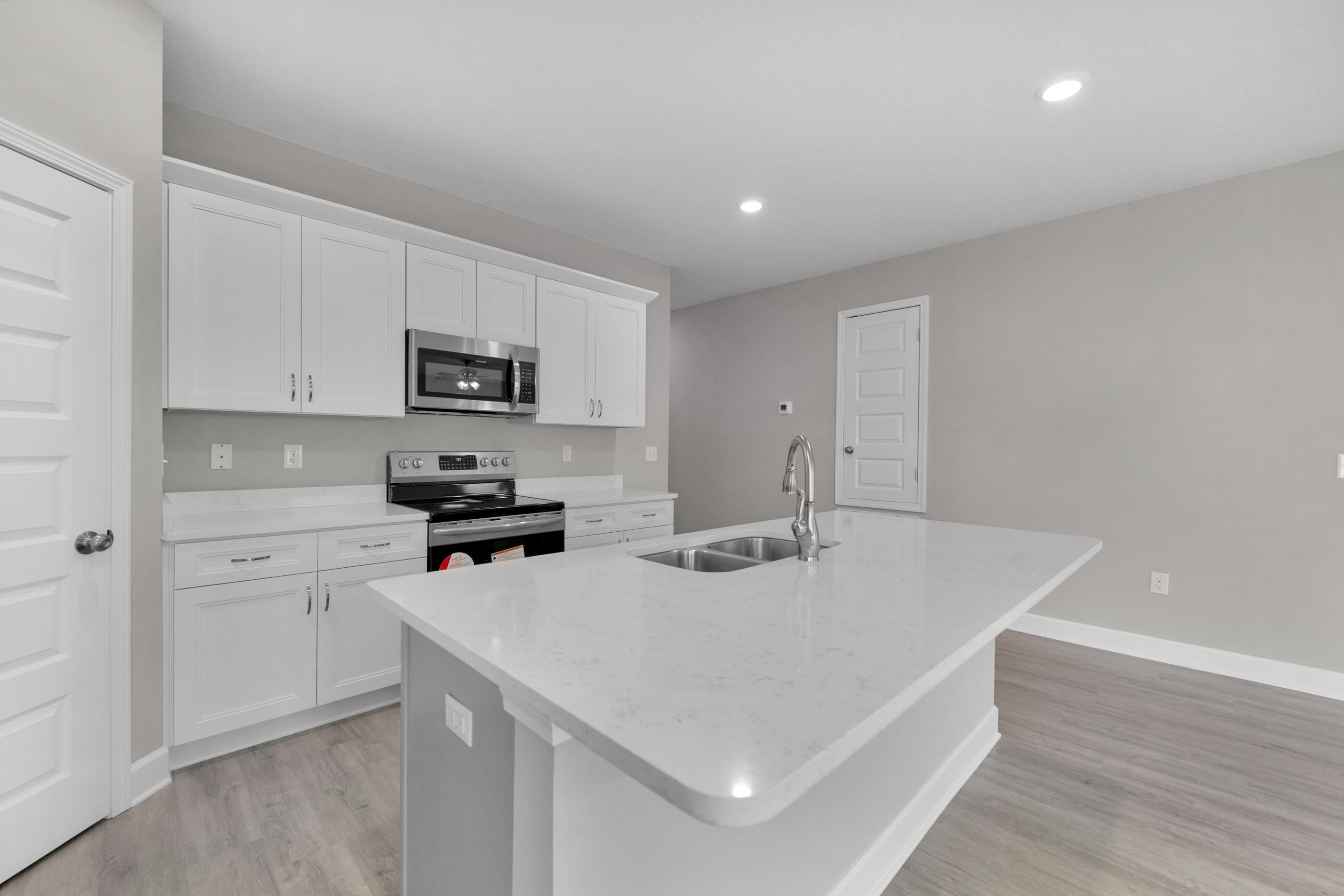 LAKERIDGE EST - Residential