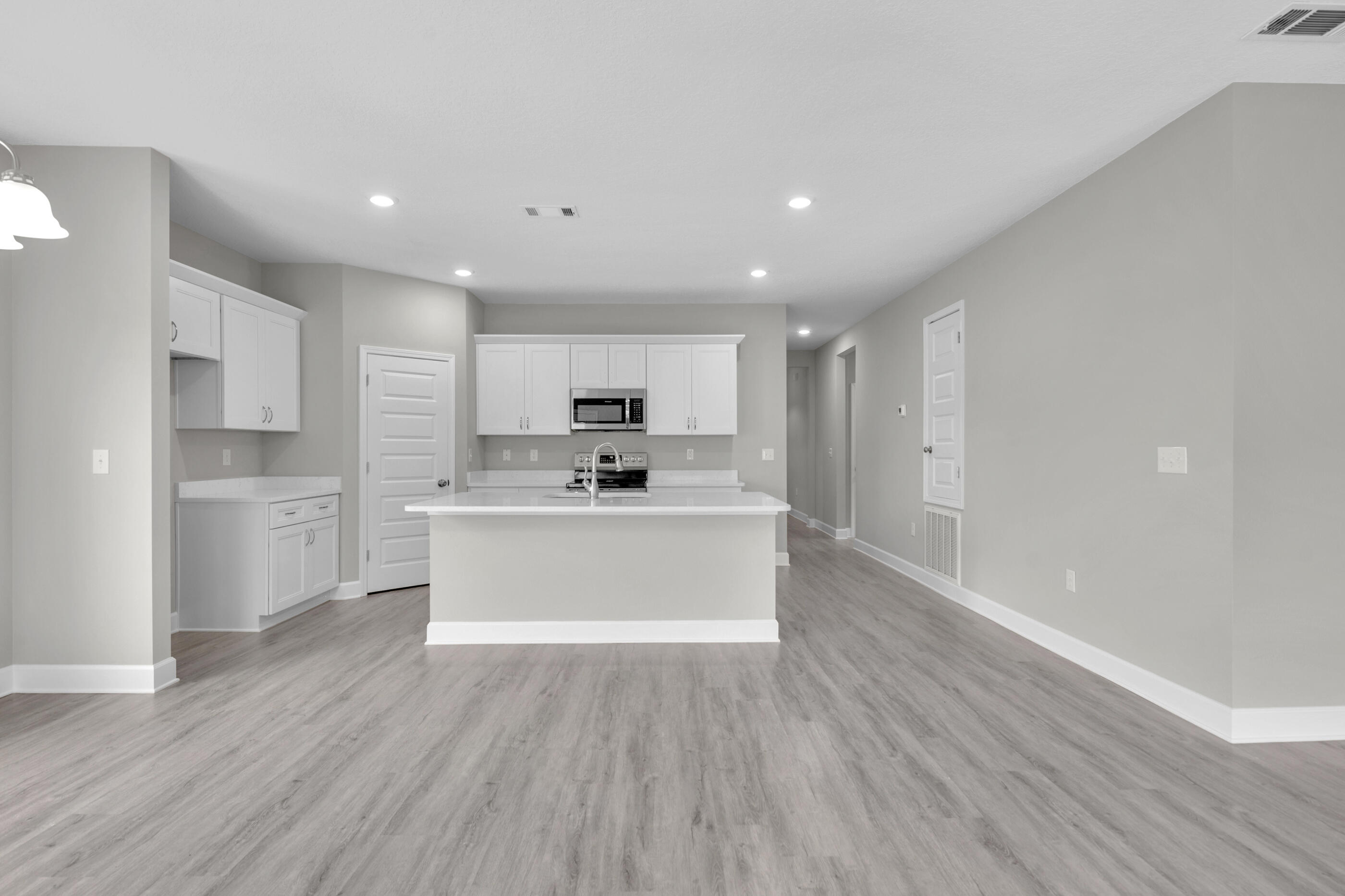 LAKERIDGE EST - Residential