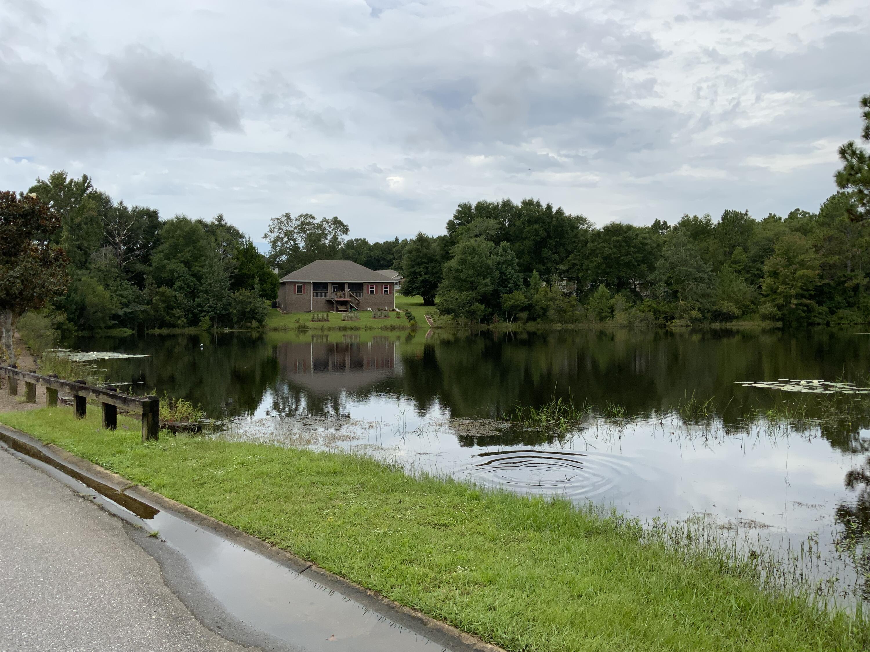 LAKERIDGE EST - Residential