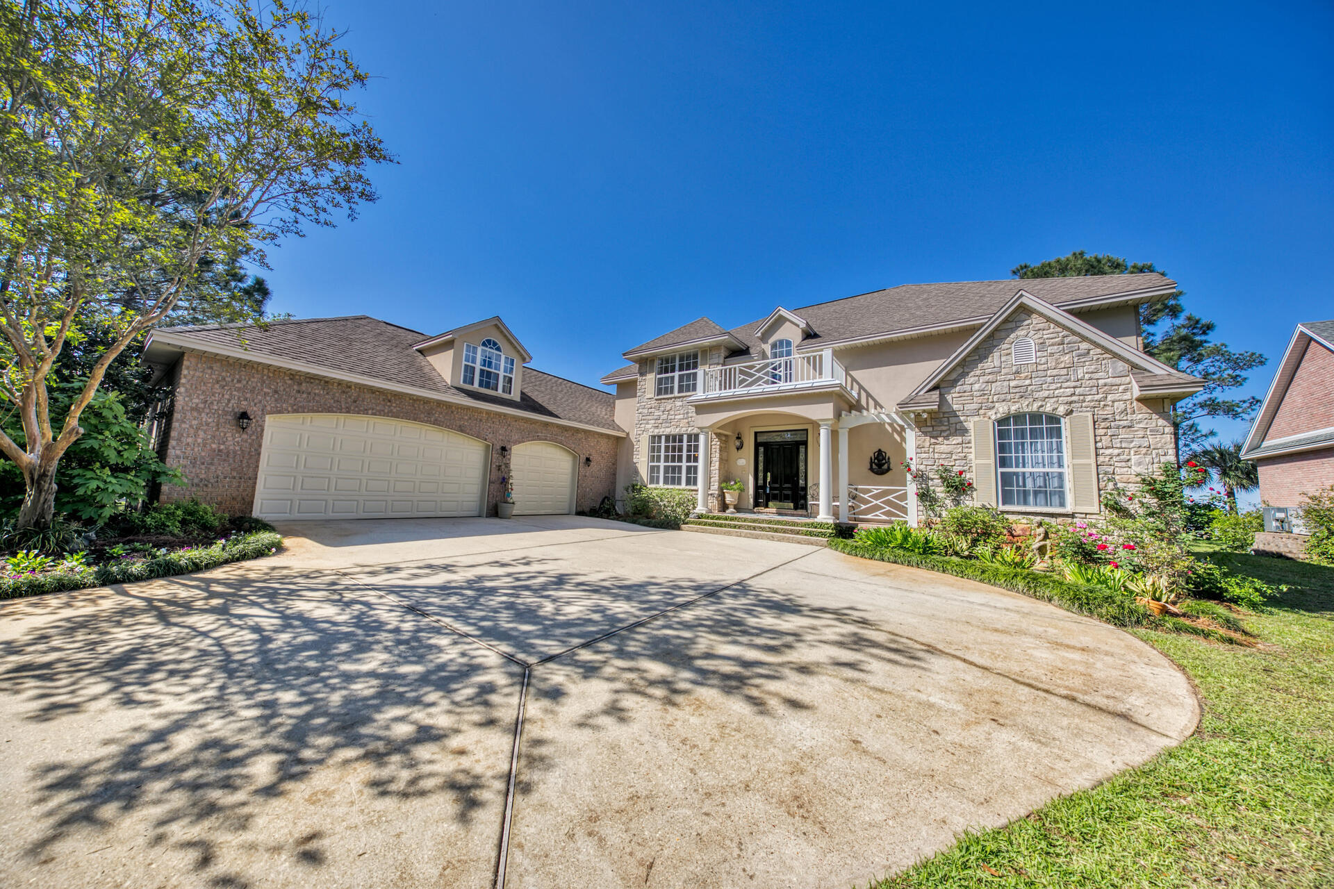 RAINTREE ESTATES - Residential