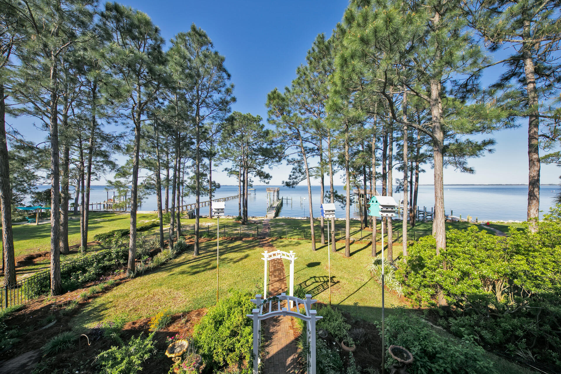 RAINTREE ESTATES - Residential
