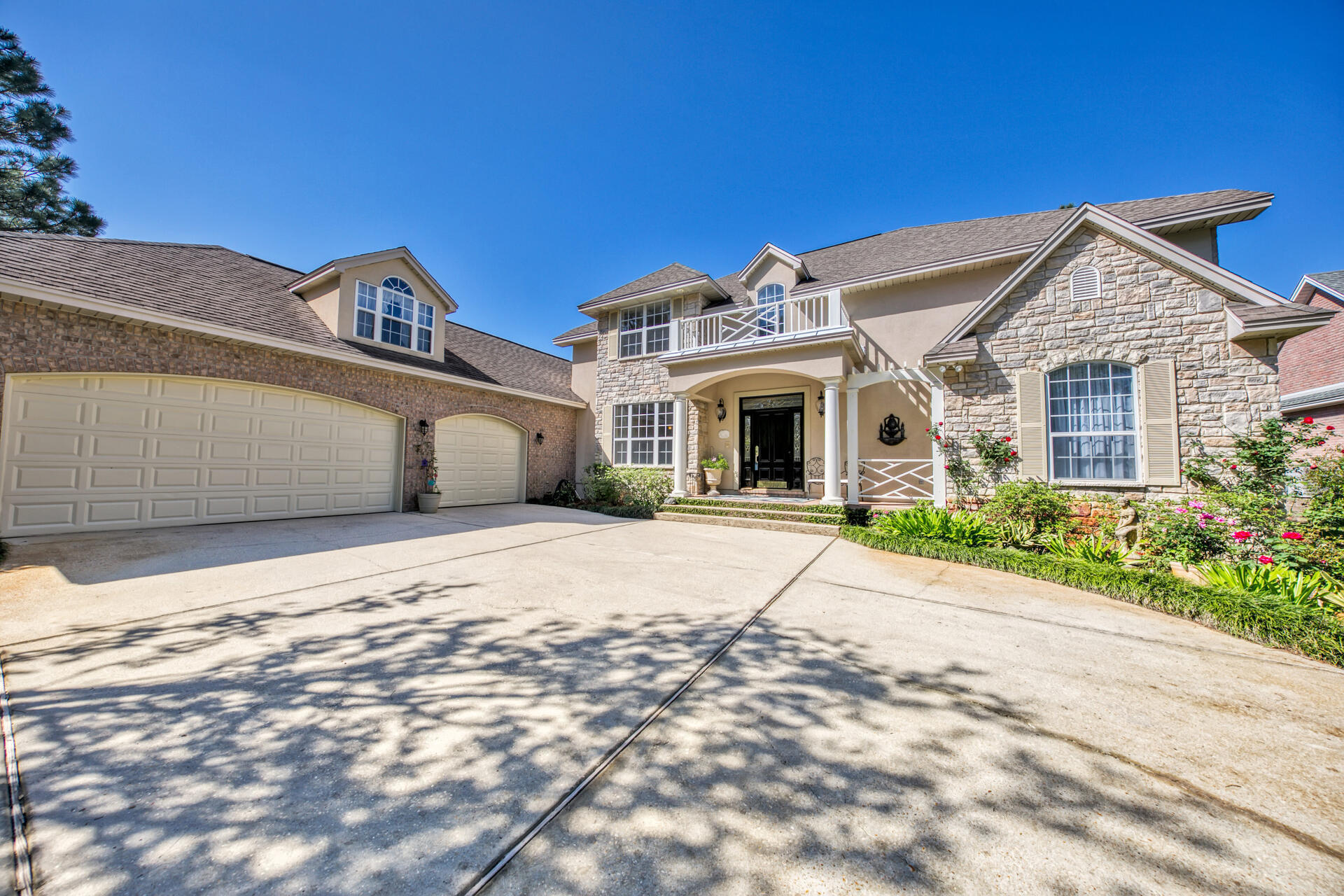 RAINTREE ESTATES - Residential