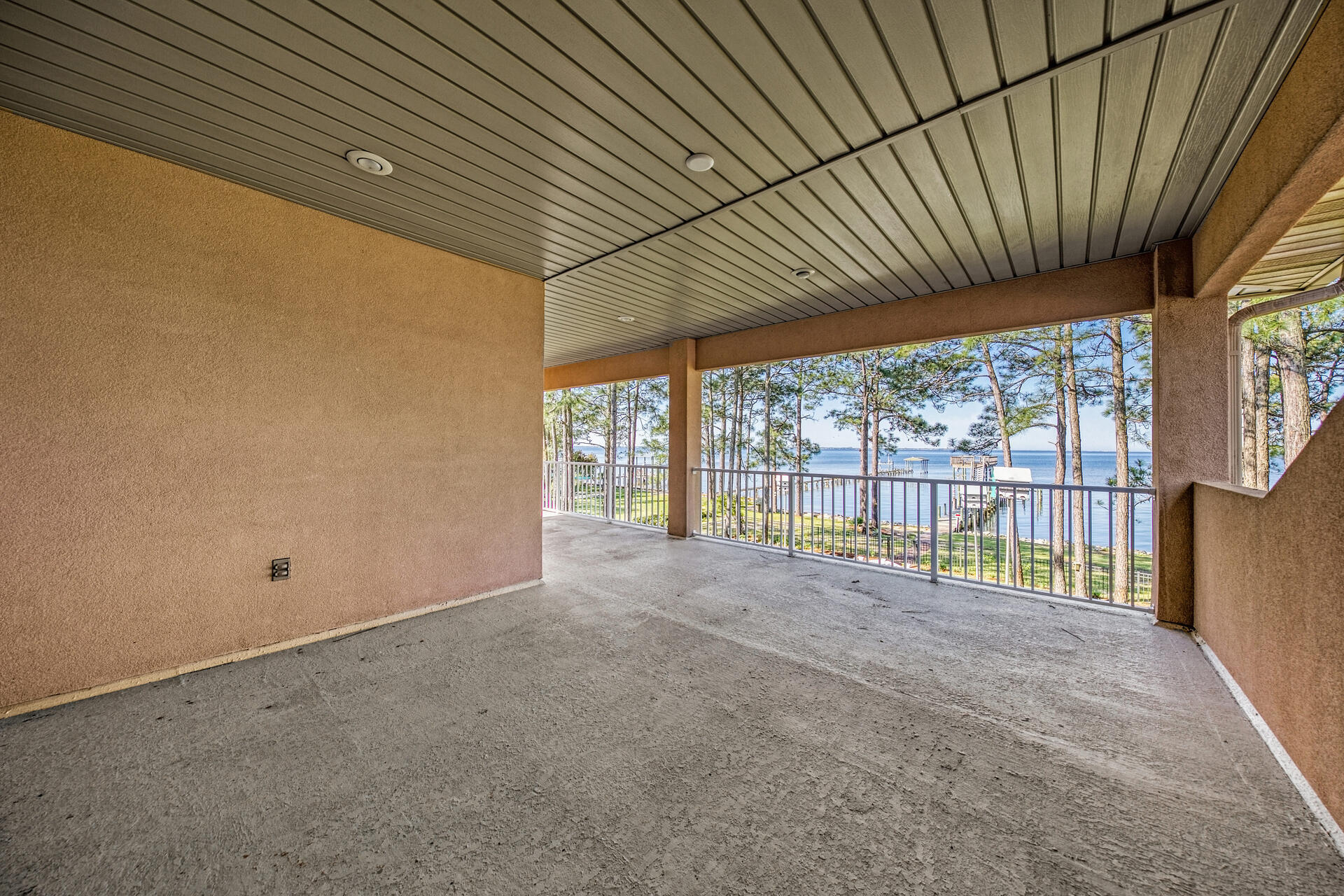 RAINTREE ESTATES - Residential