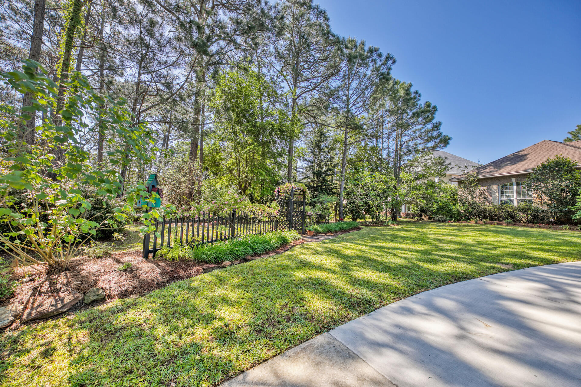 RAINTREE ESTATES - Residential