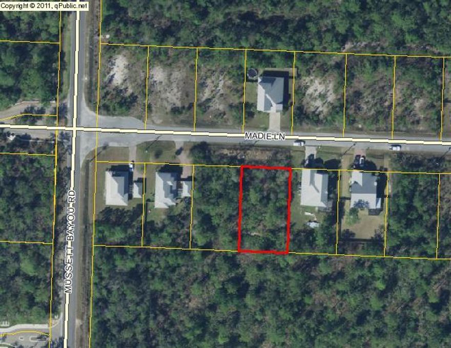 Vacant lot in this up and coming area. Minimum sq footage of 1900 sqft with Minimum of 1500sqft on first floor.Owners are licensed Realtors.