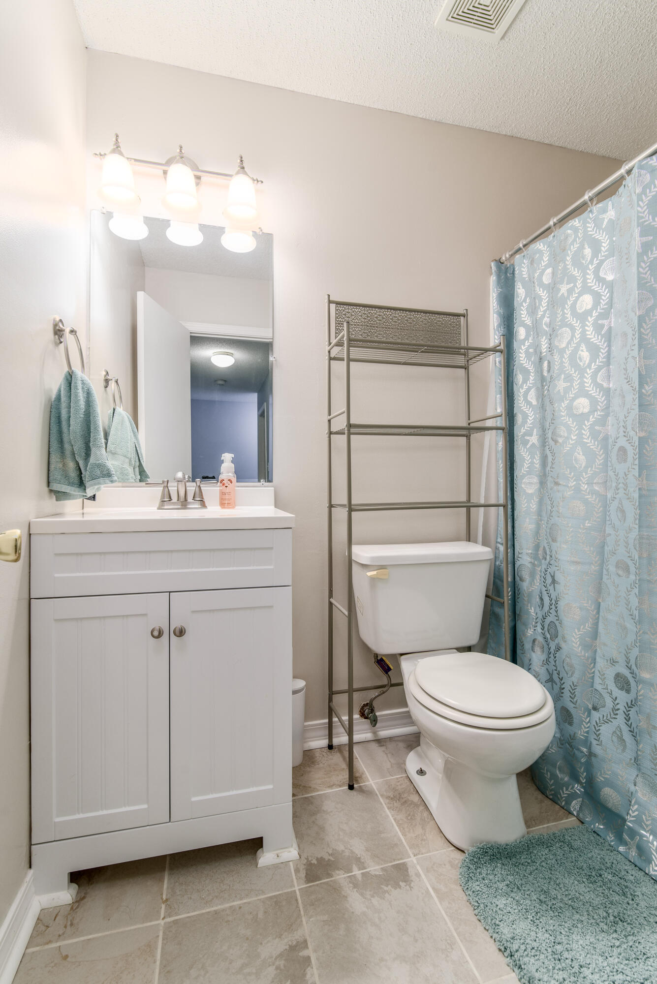 SCHNEIDER DRIVE T/H - Residential