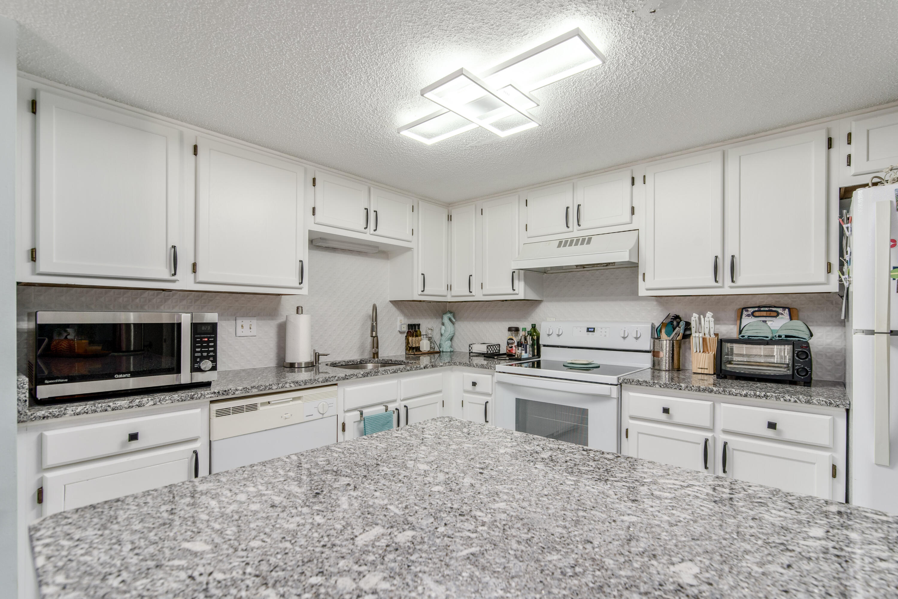 SCHNEIDER DRIVE T/H - Residential