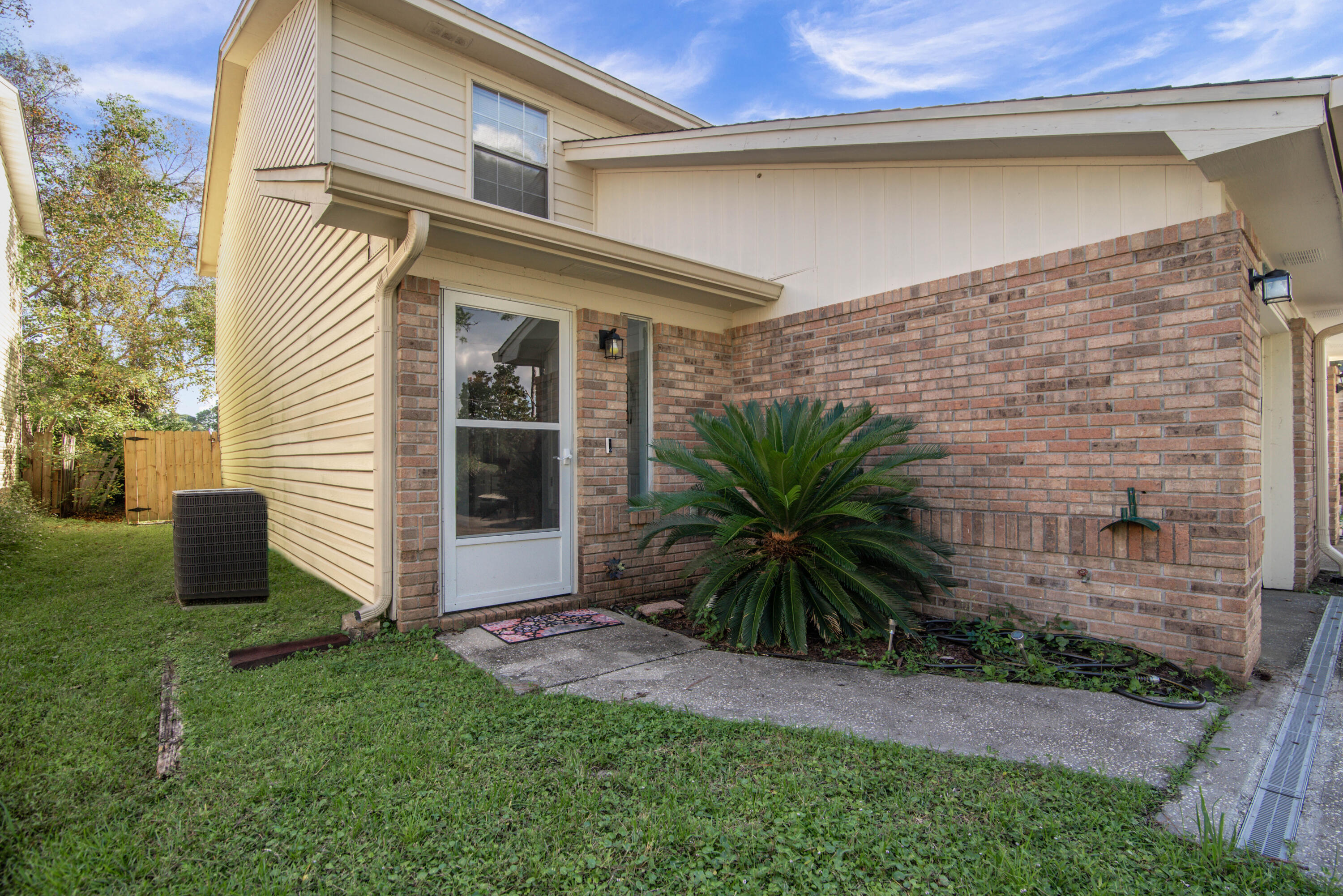 SCHNEIDER DRIVE T/H - Residential