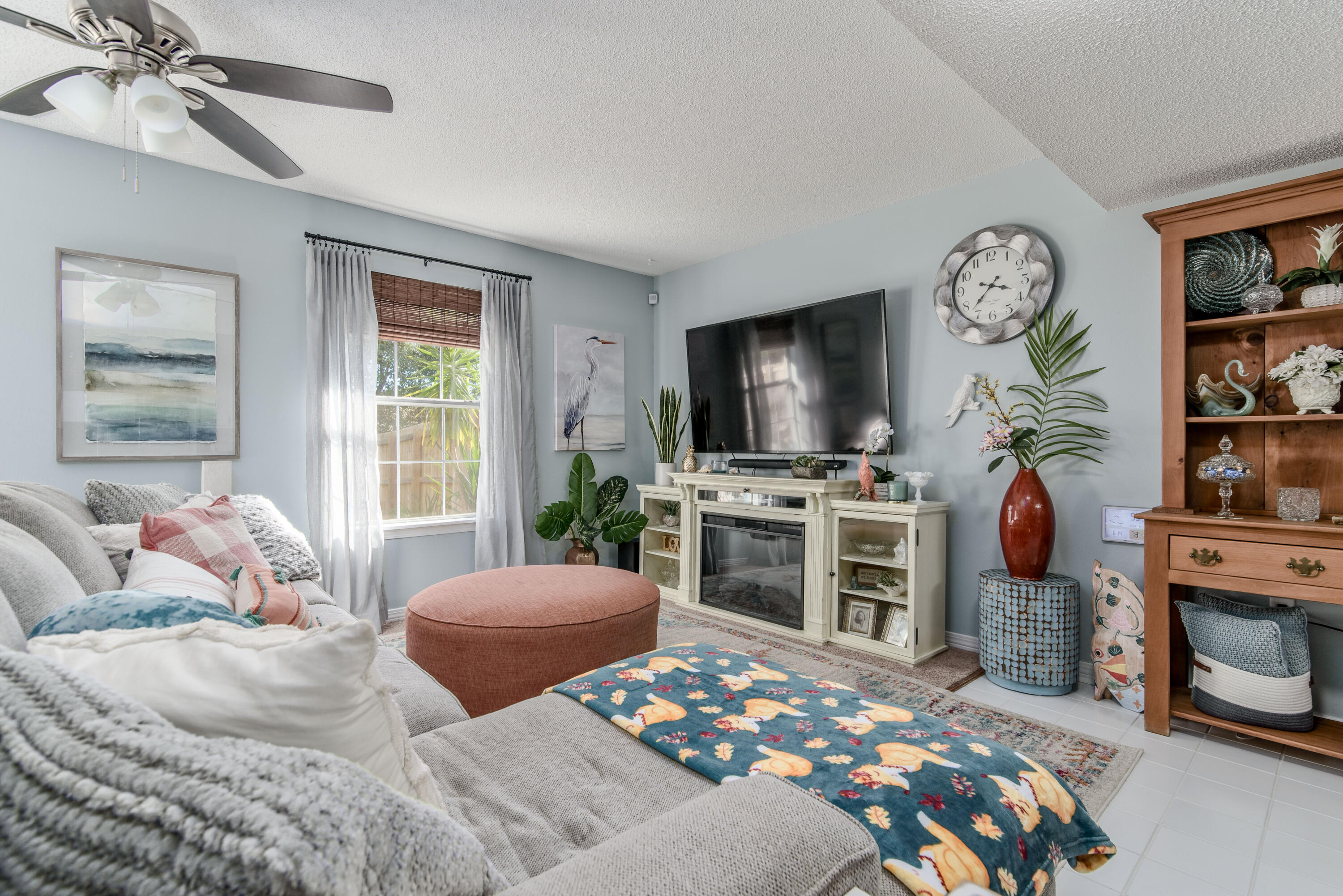 SCHNEIDER DRIVE T/H - Residential