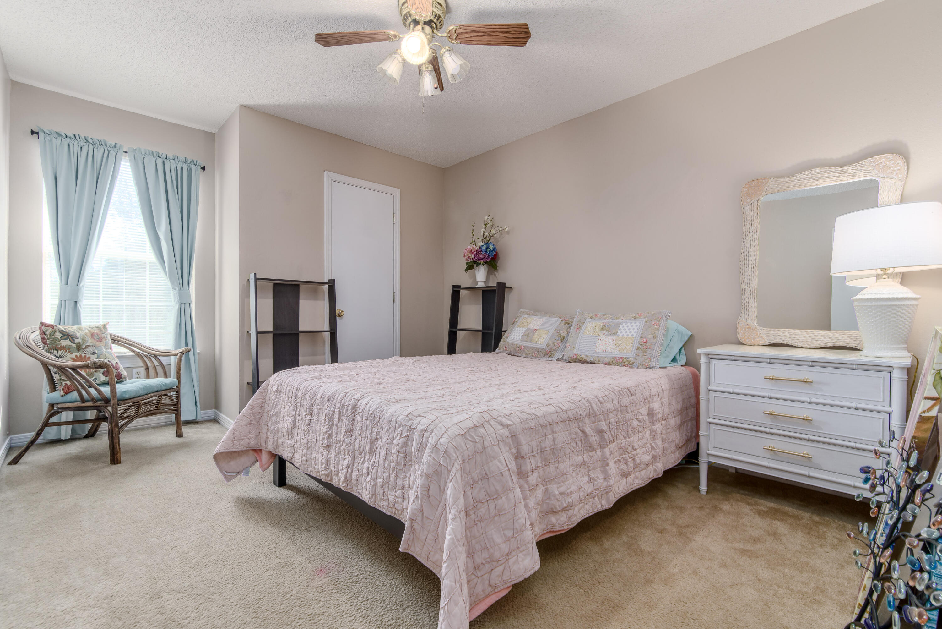 SCHNEIDER DRIVE T/H - Residential