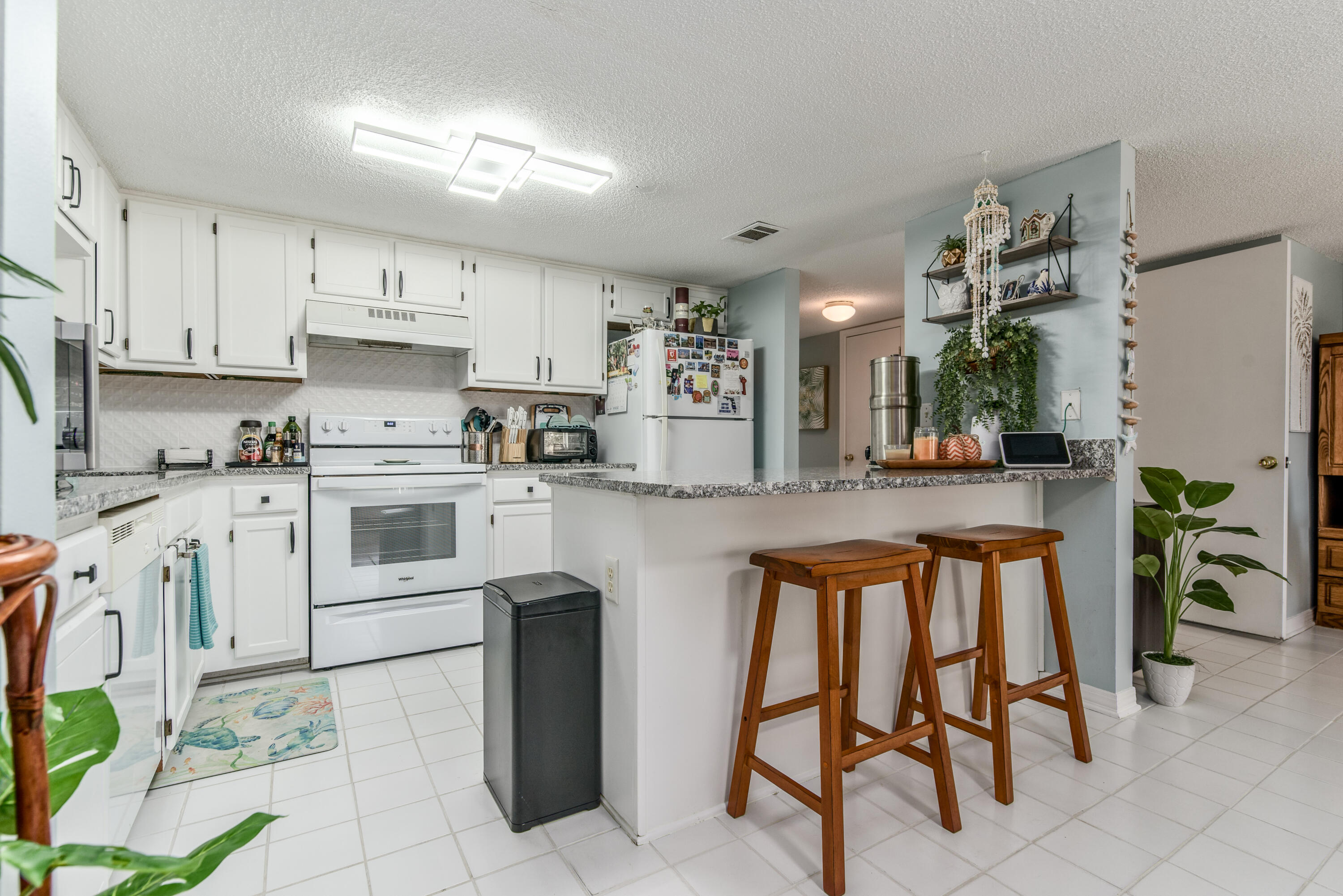 SCHNEIDER DRIVE T/H - Residential