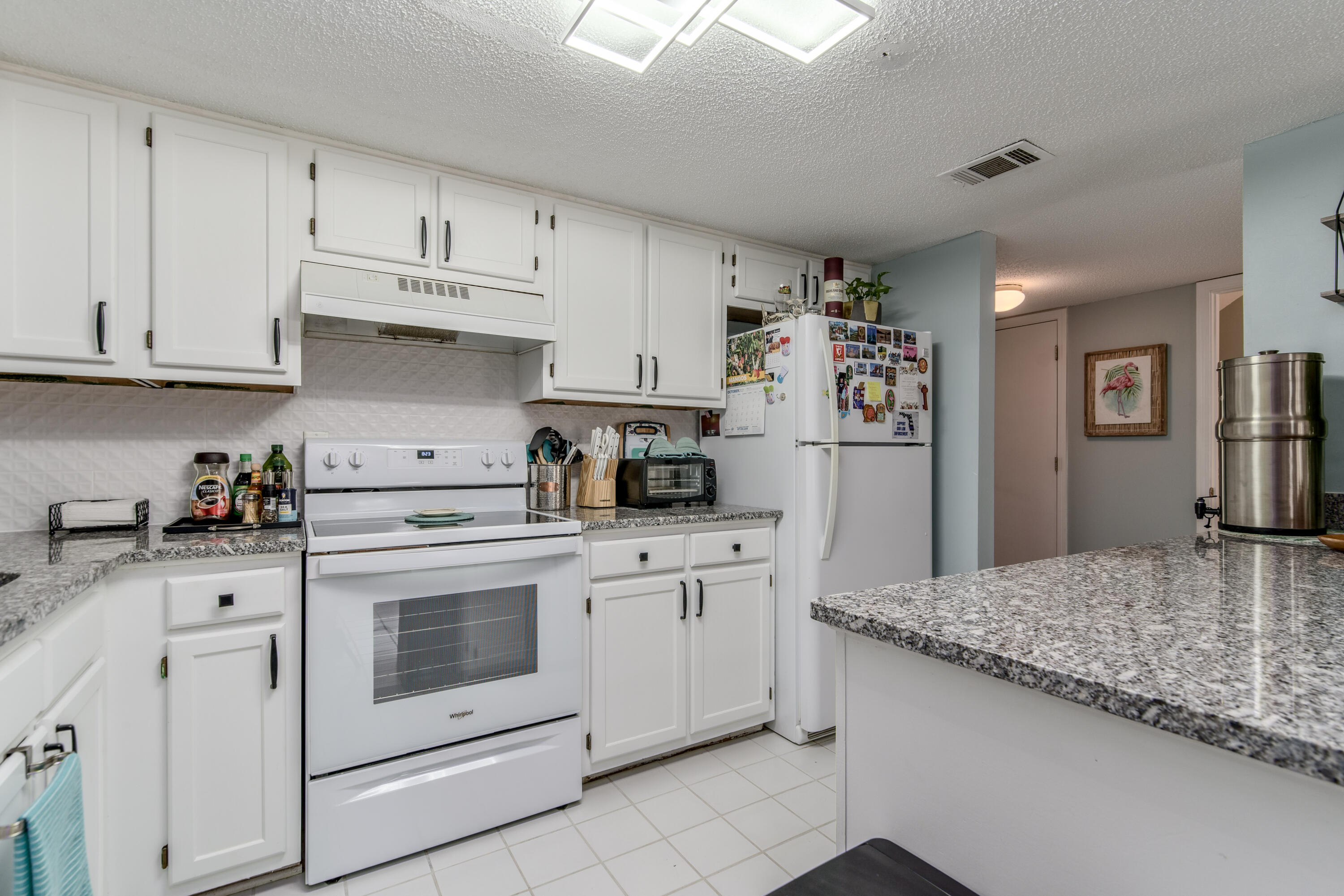 SCHNEIDER DRIVE T/H - Residential