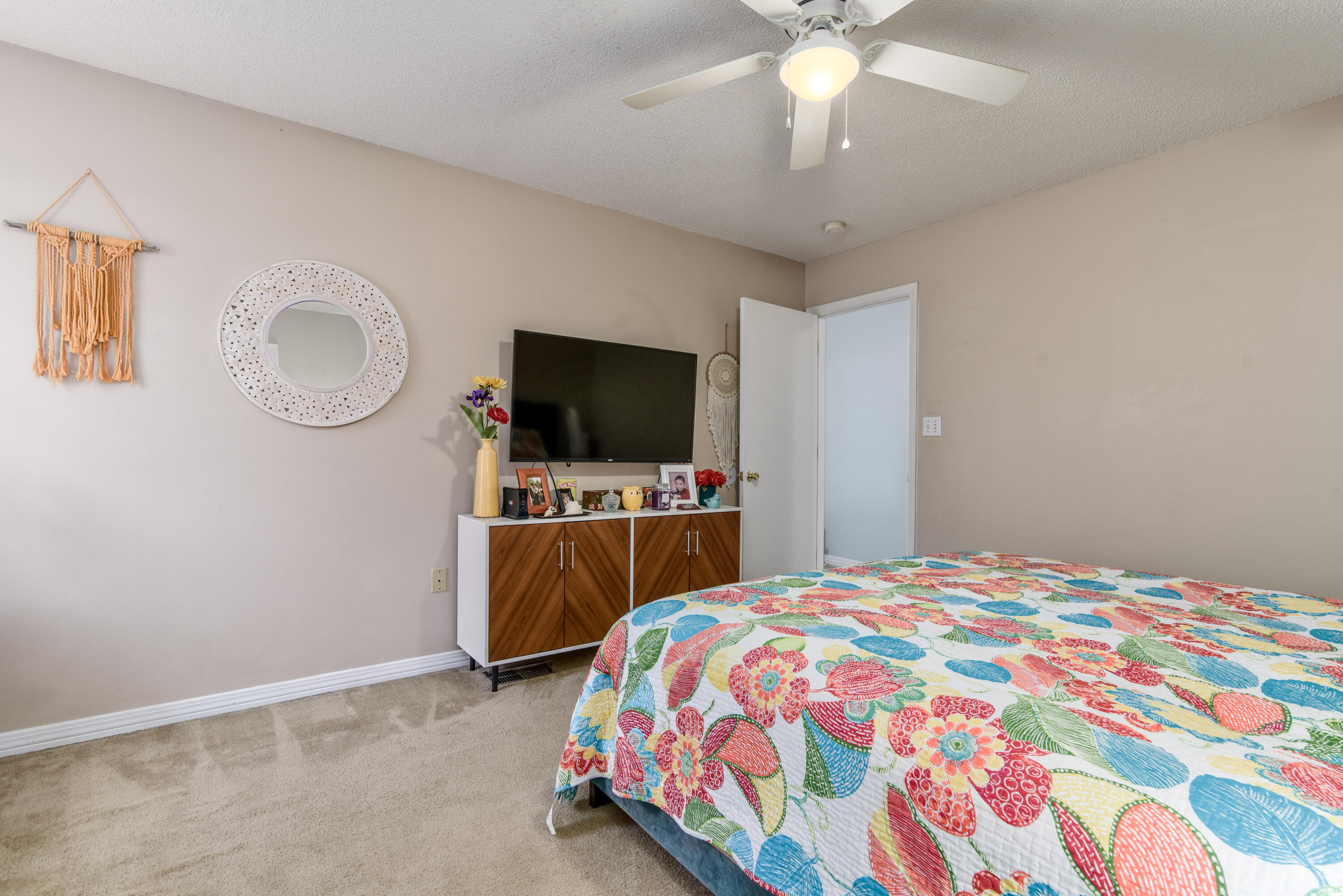 SCHNEIDER DRIVE T/H - Residential