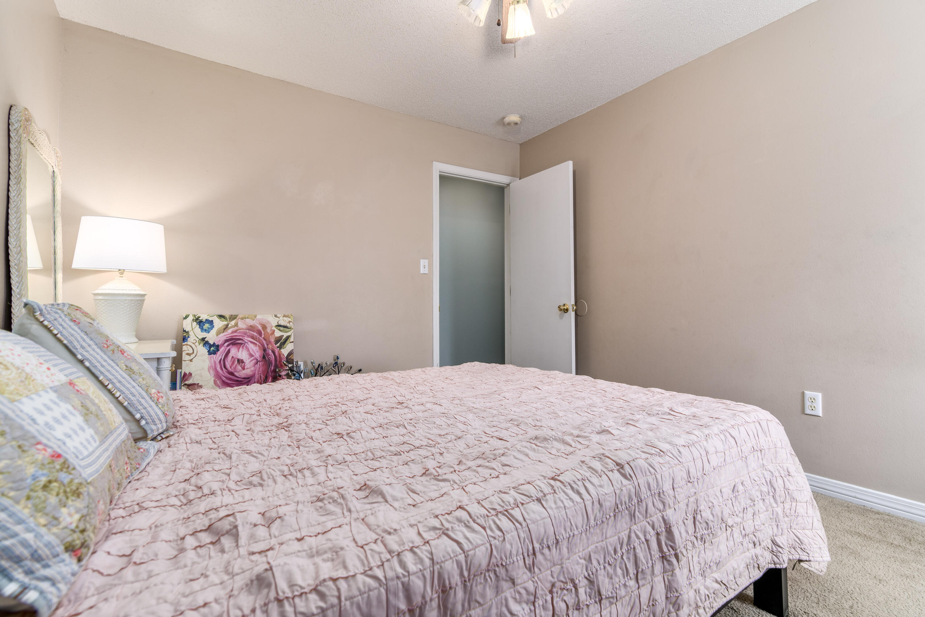 SCHNEIDER DRIVE T/H - Residential