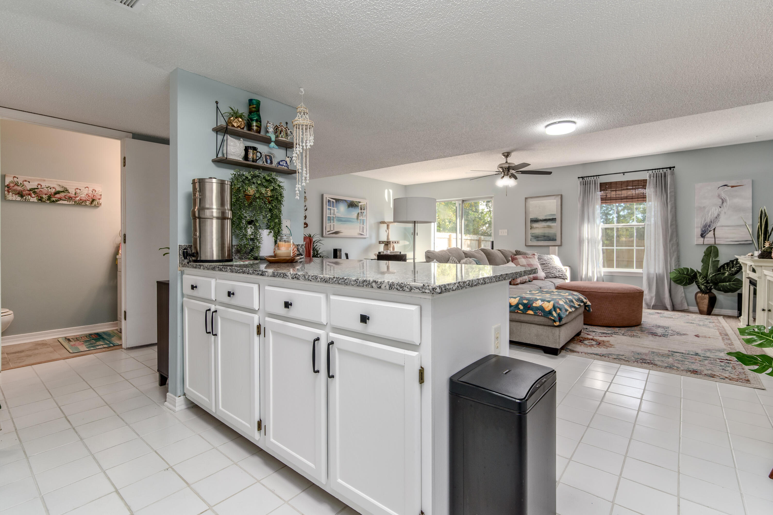 SCHNEIDER DRIVE T/H - Residential