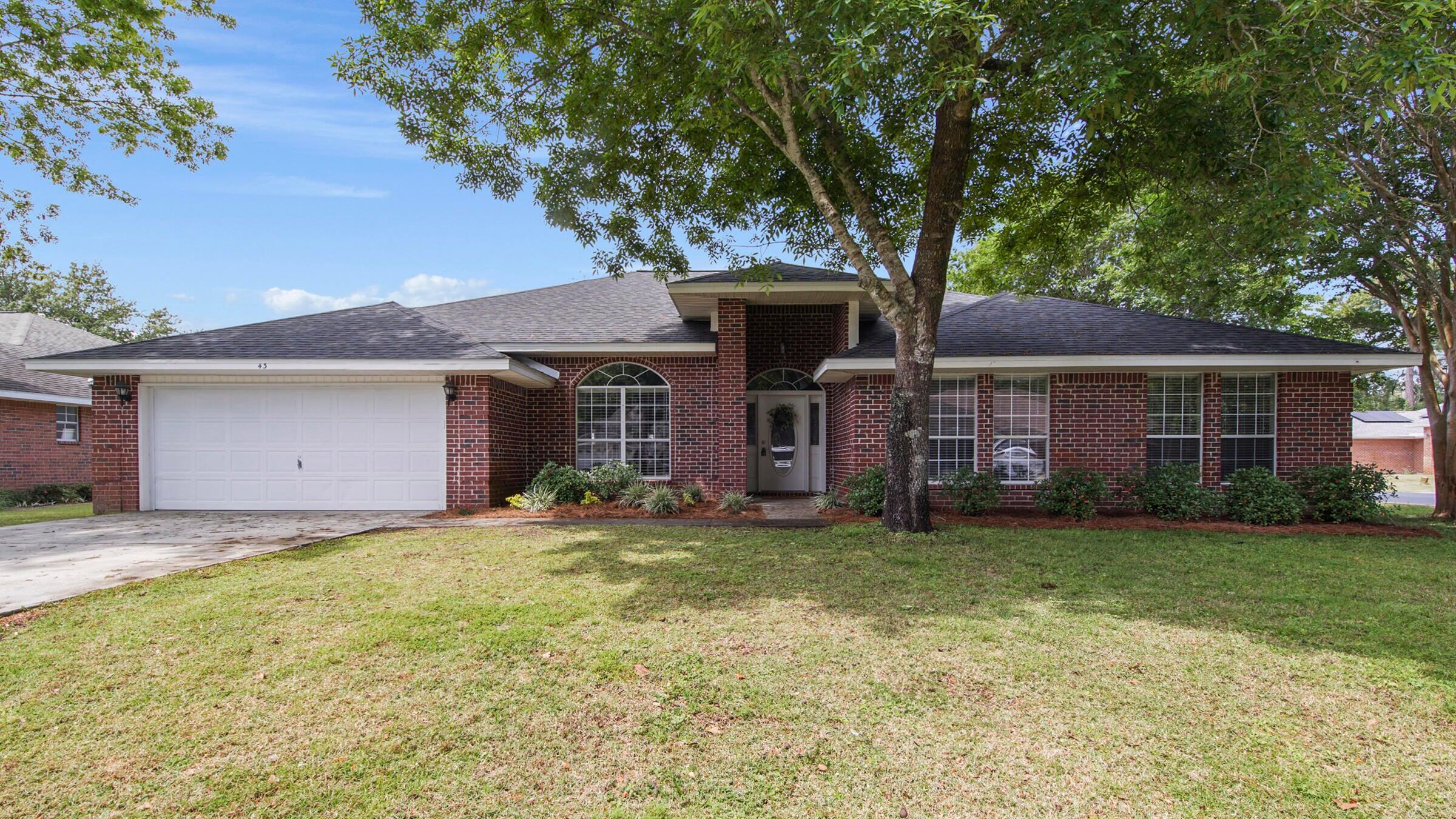 This home features, giant open living rm, dining room, eat in kitchen, extra large kitchen plus a very large panty. Quartz countertops, 2 kitchen islands. Vinyl wood plank flooring in common area, porcelain tile in bedrooms . Master bath has tub and separate shower. Washer and dryer included. 4 good size bedrooms and 3 full baths. A 10 X 14 screened porch on the back plus a glassed in 10 X 40 sunroom with a separate ac unit. Mature trees sitting on a corner lot. 2 car garage, fenced in back yard. Quiet subdivision, a community pool. Pet, 20 lbs or less acceptable.