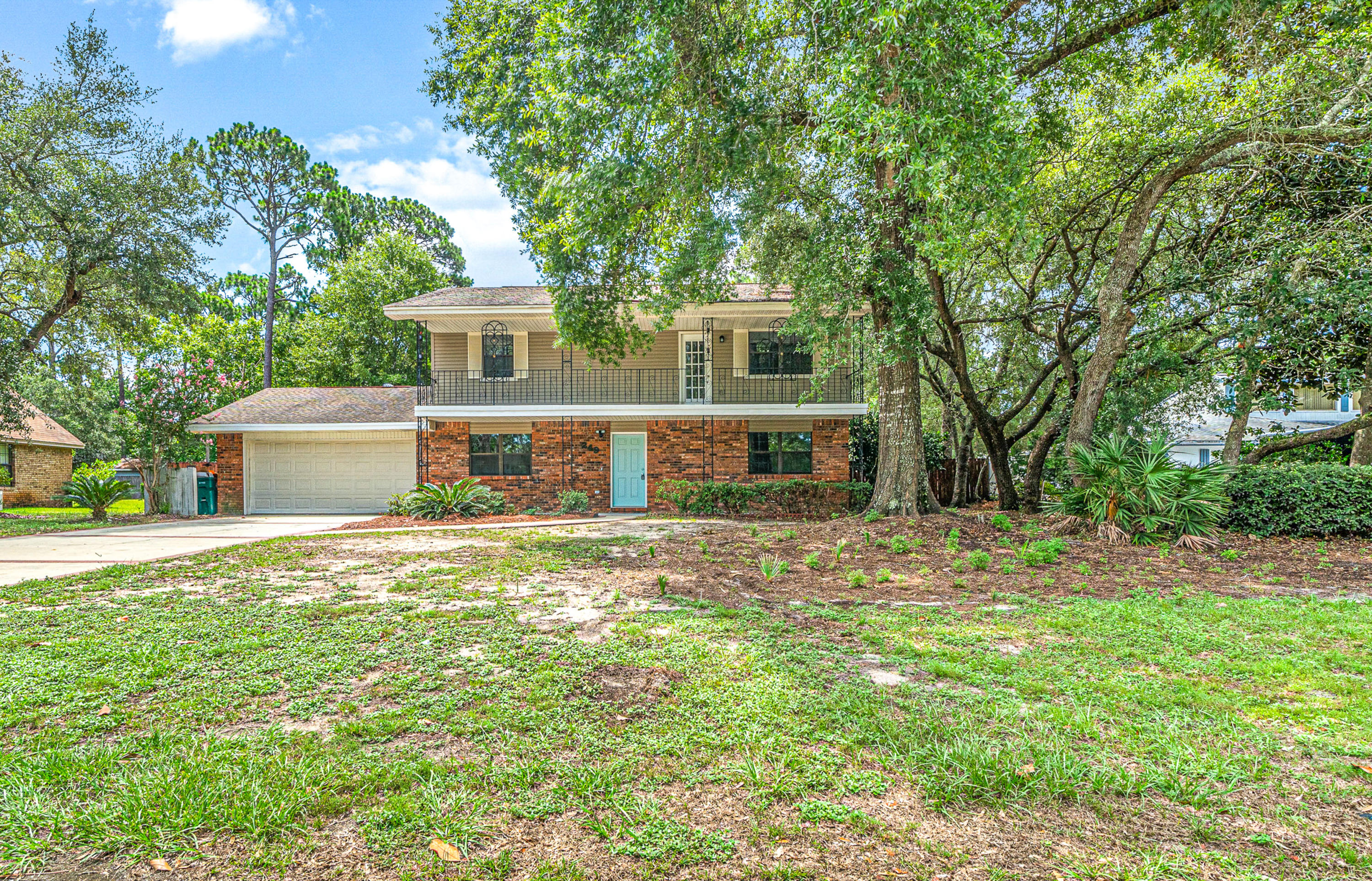 RAINTREE ESTATES - Residential