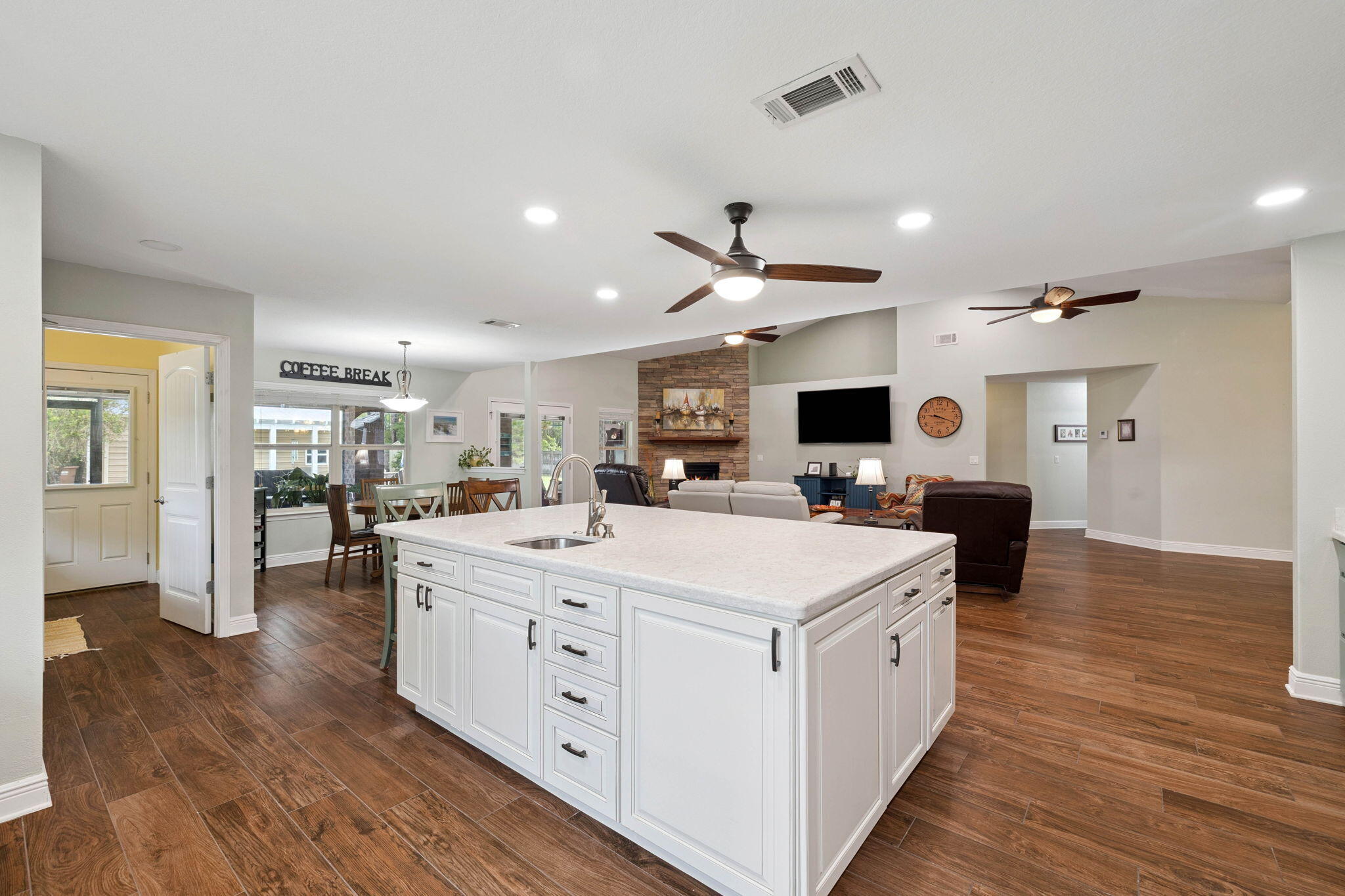 HOLLEY BY THE SEA - Residential