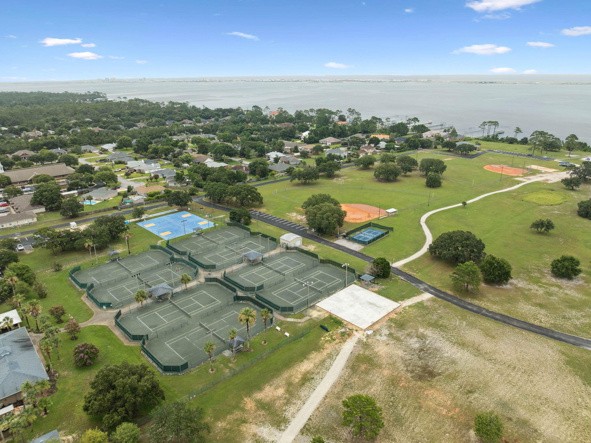 HOLLEY BY THE SEA - Residential