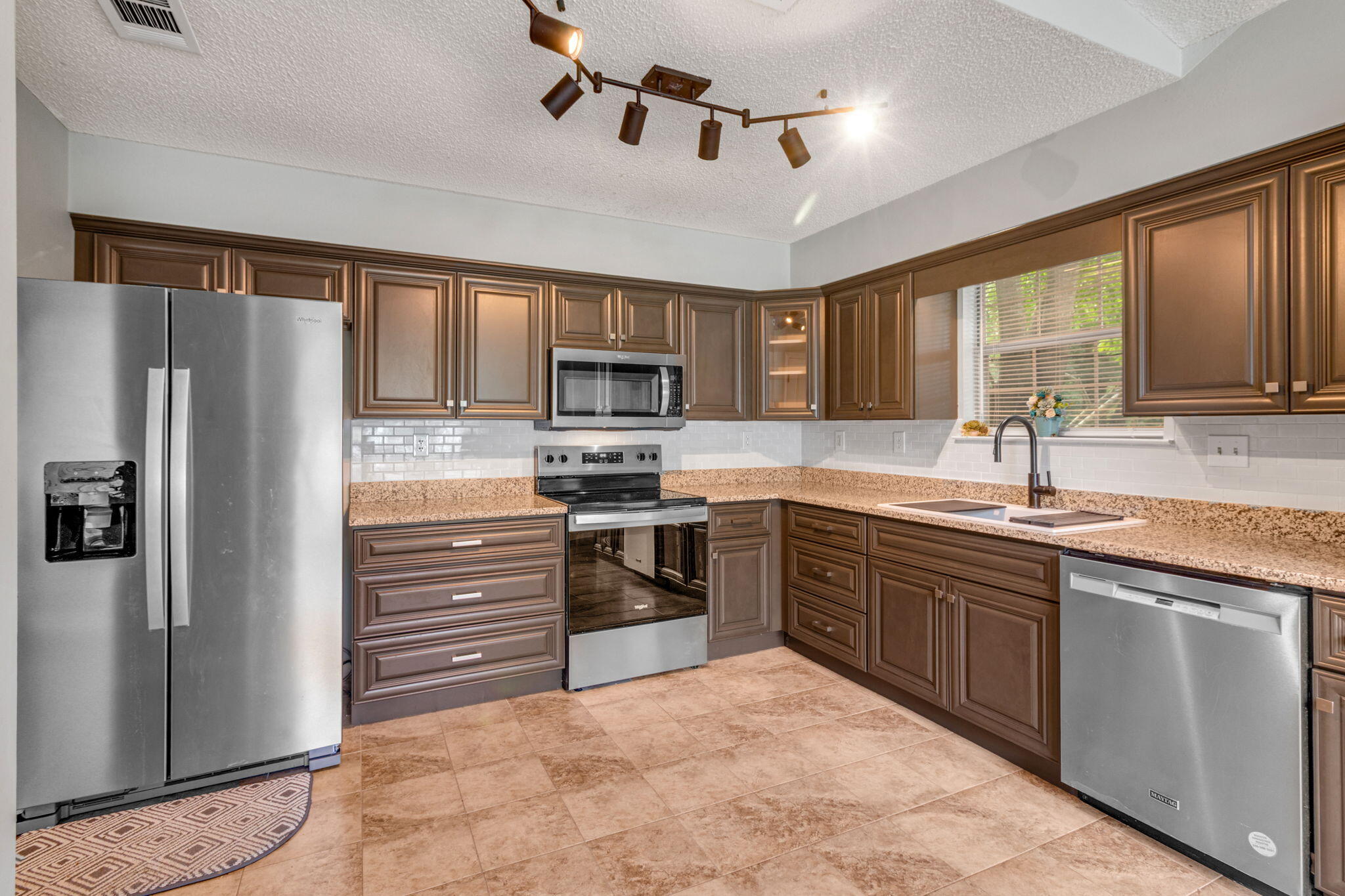 ADAMS POWELL EAST - Residential